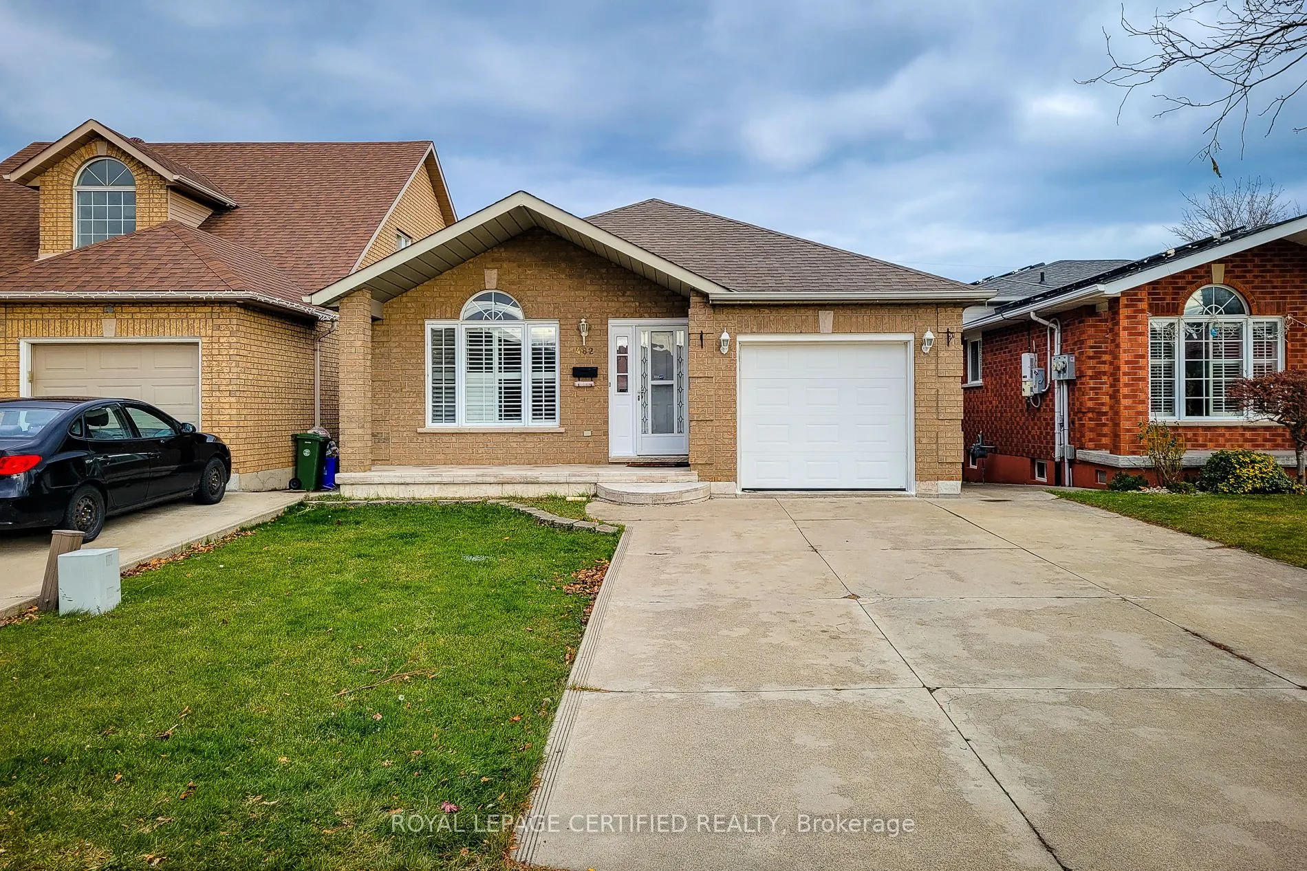482 Berkindale Drive N