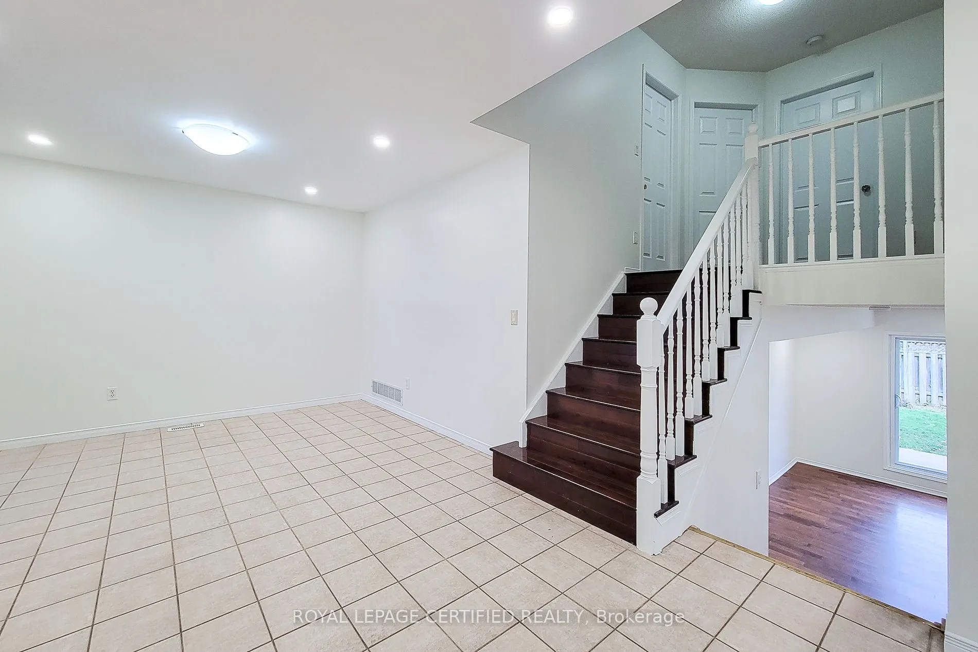 482 Berkindale Drive N