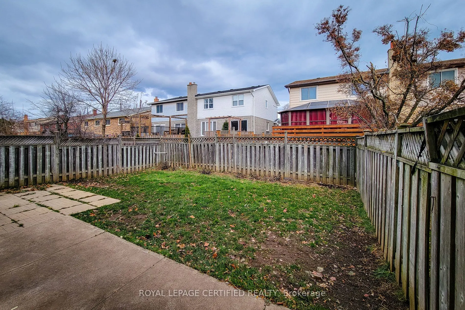 482 Berkindale Drive N