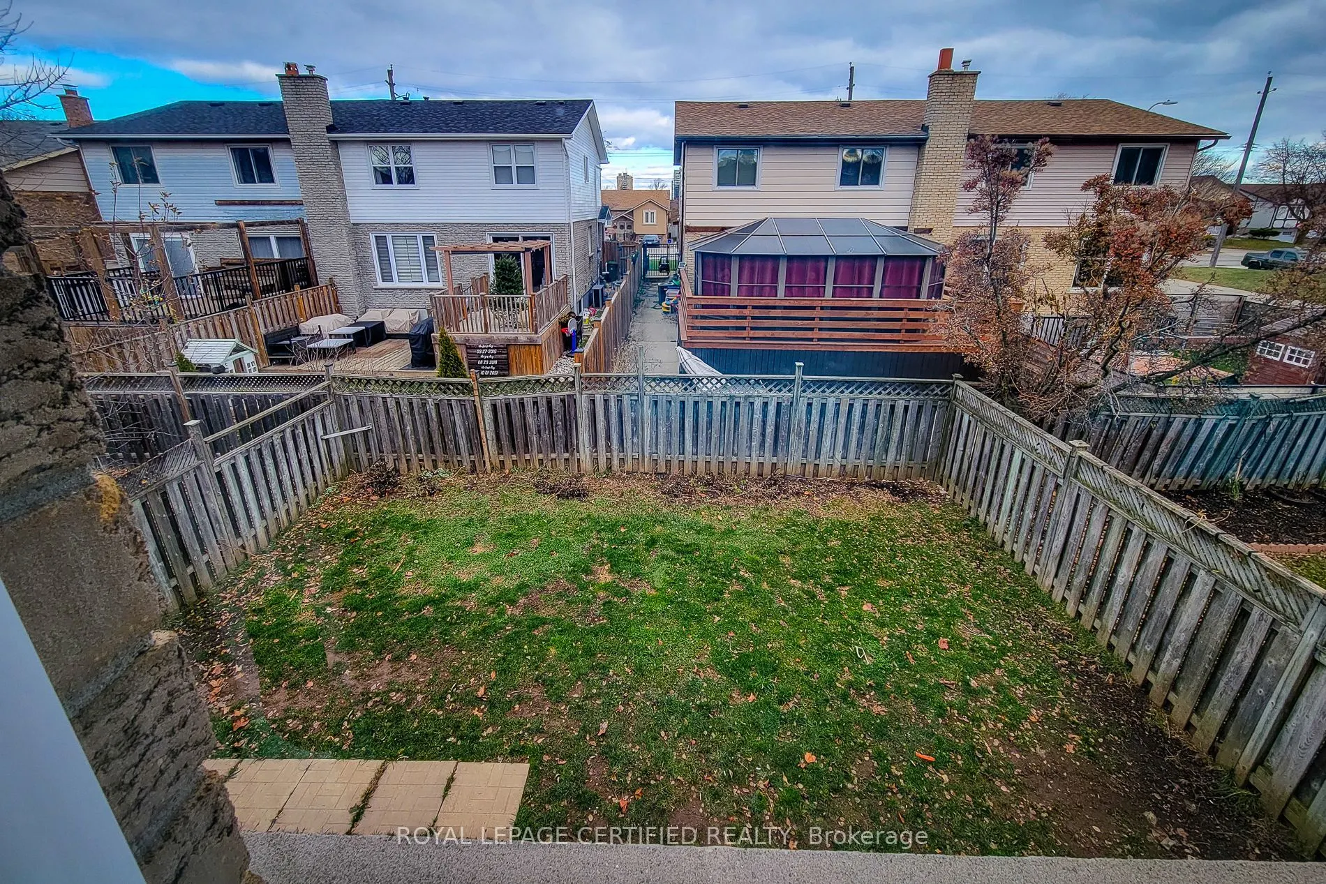 482 Berkindale Drive N