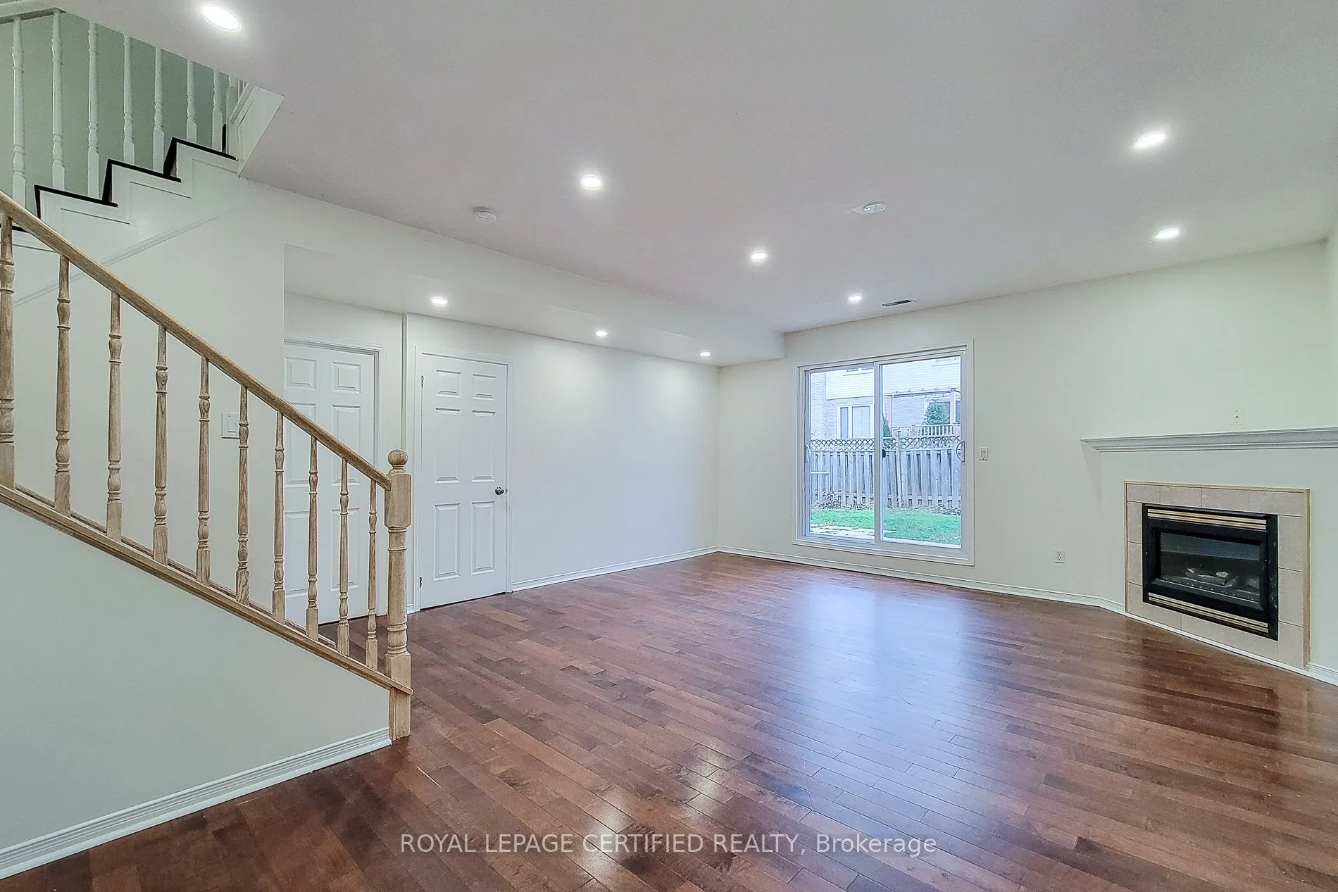 482 Berkindale Drive N