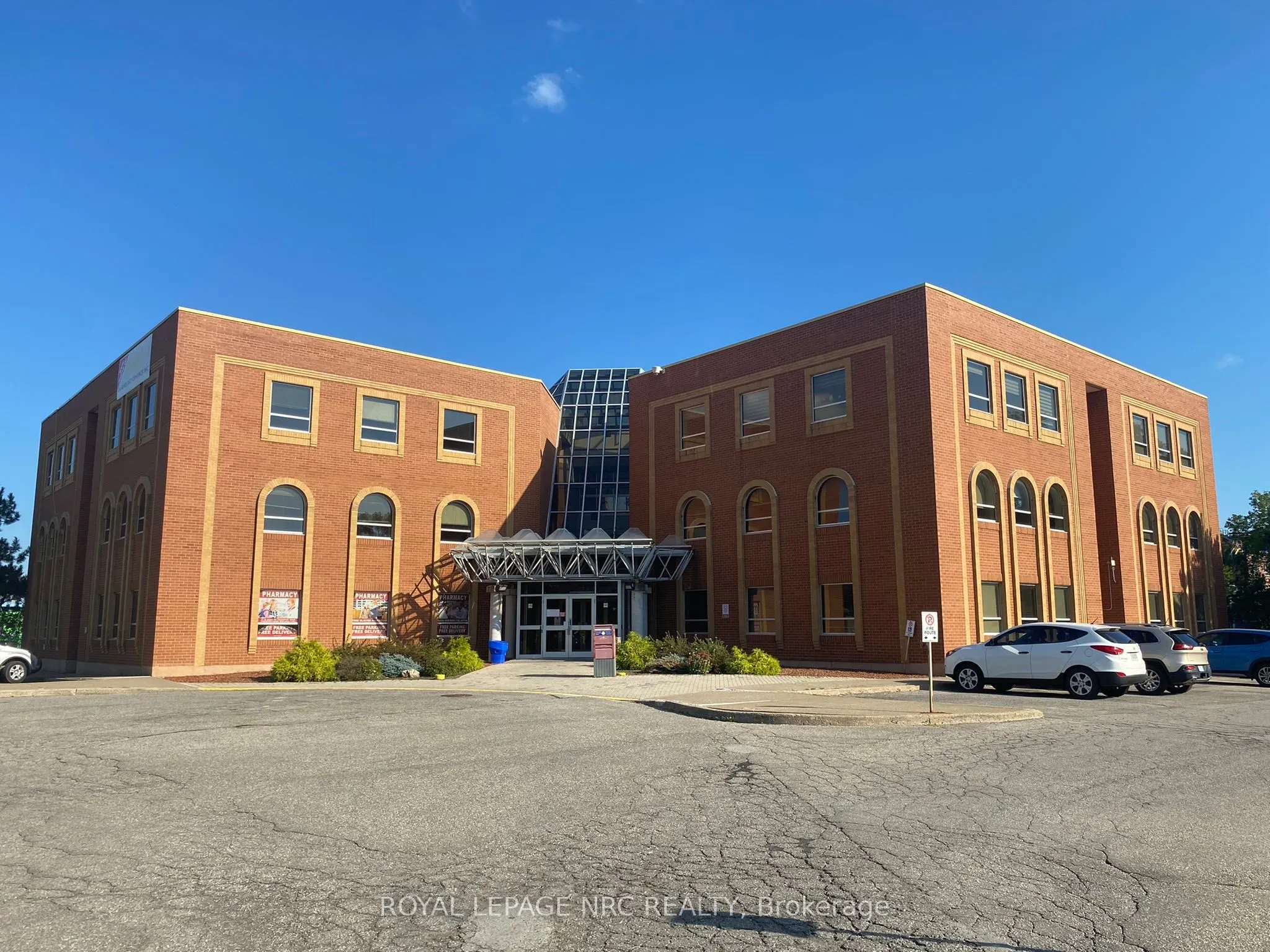 180 Vine Street S, #208