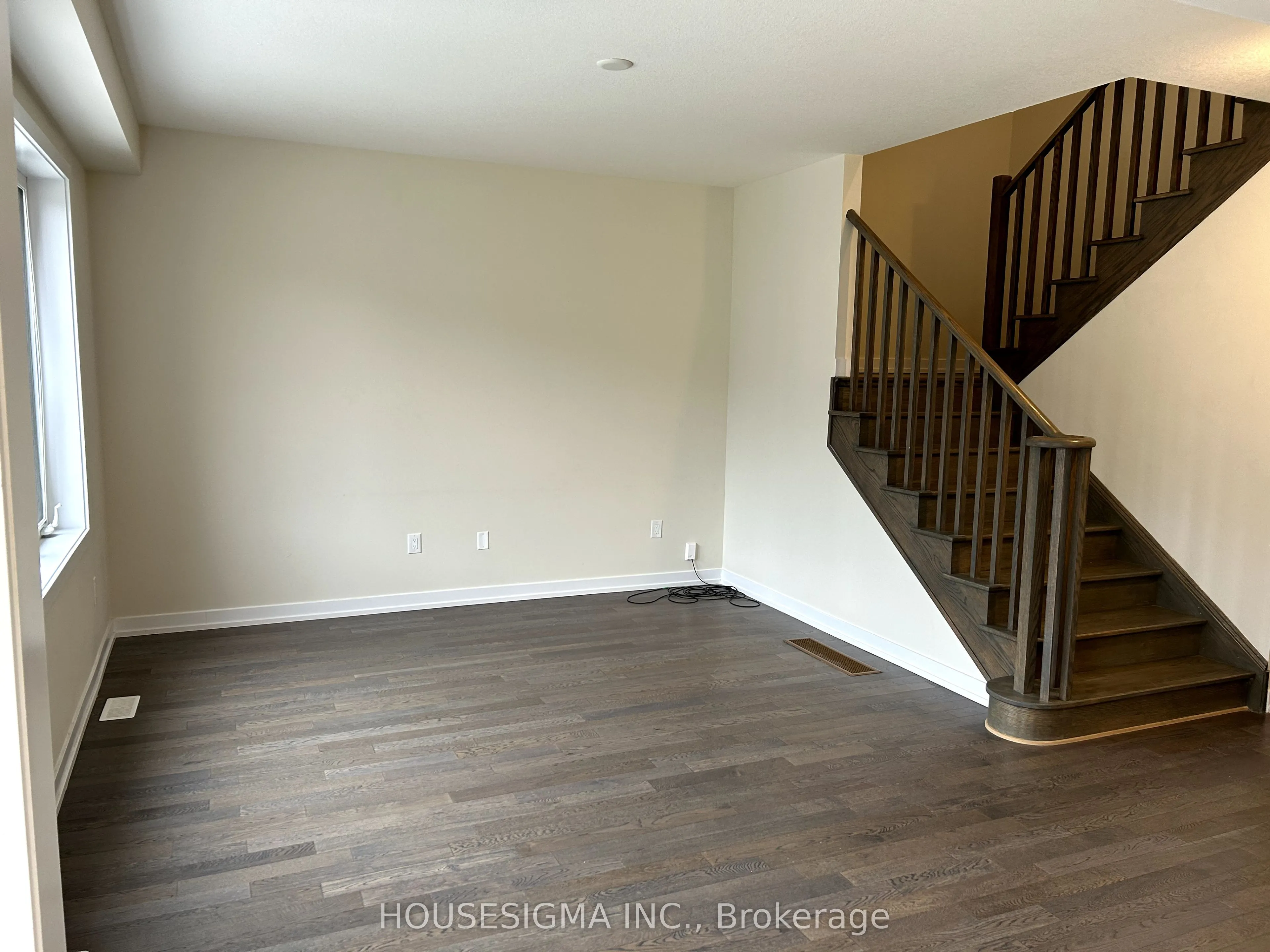 33 Santos Drive
