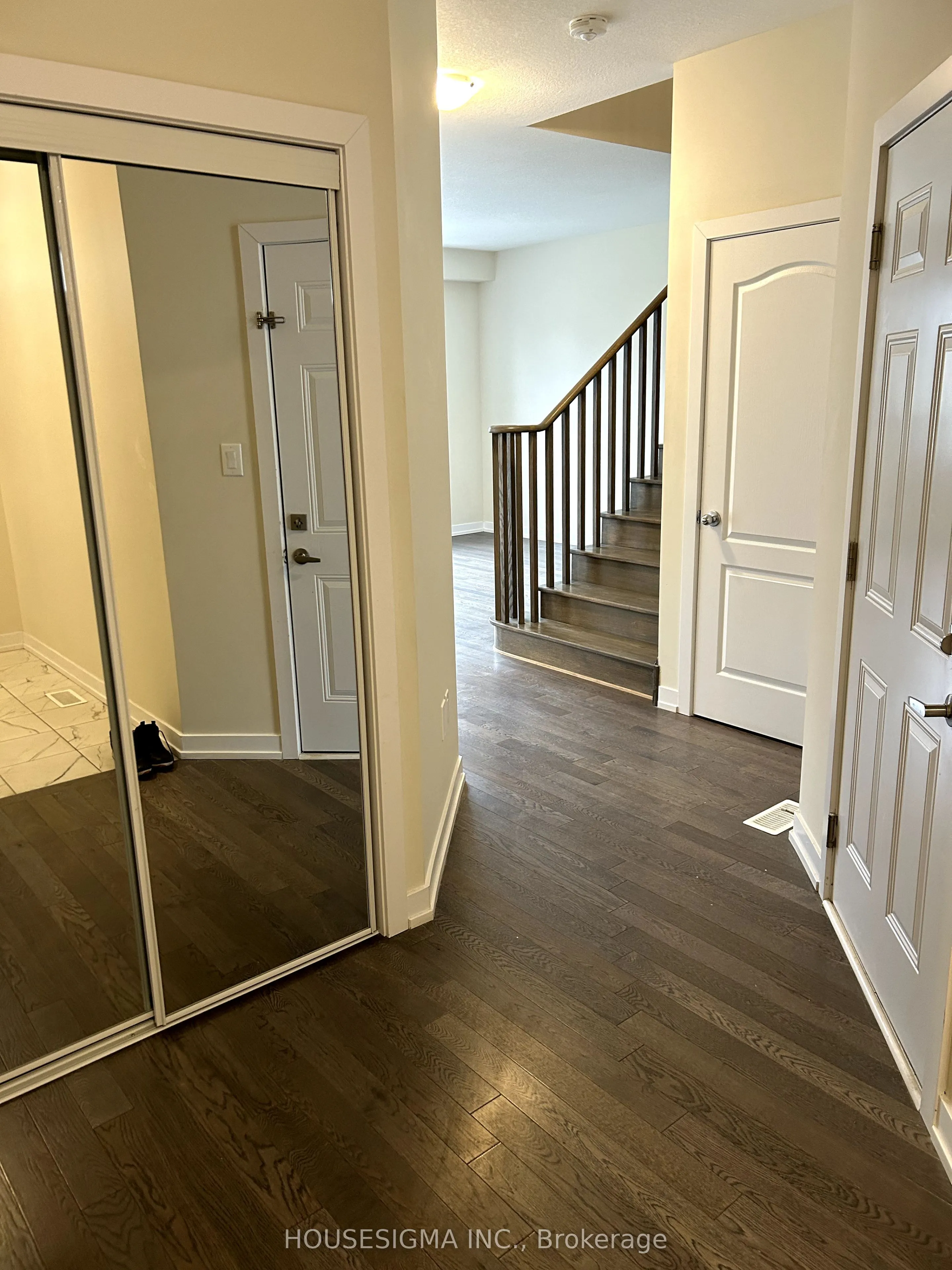 33 Santos Drive