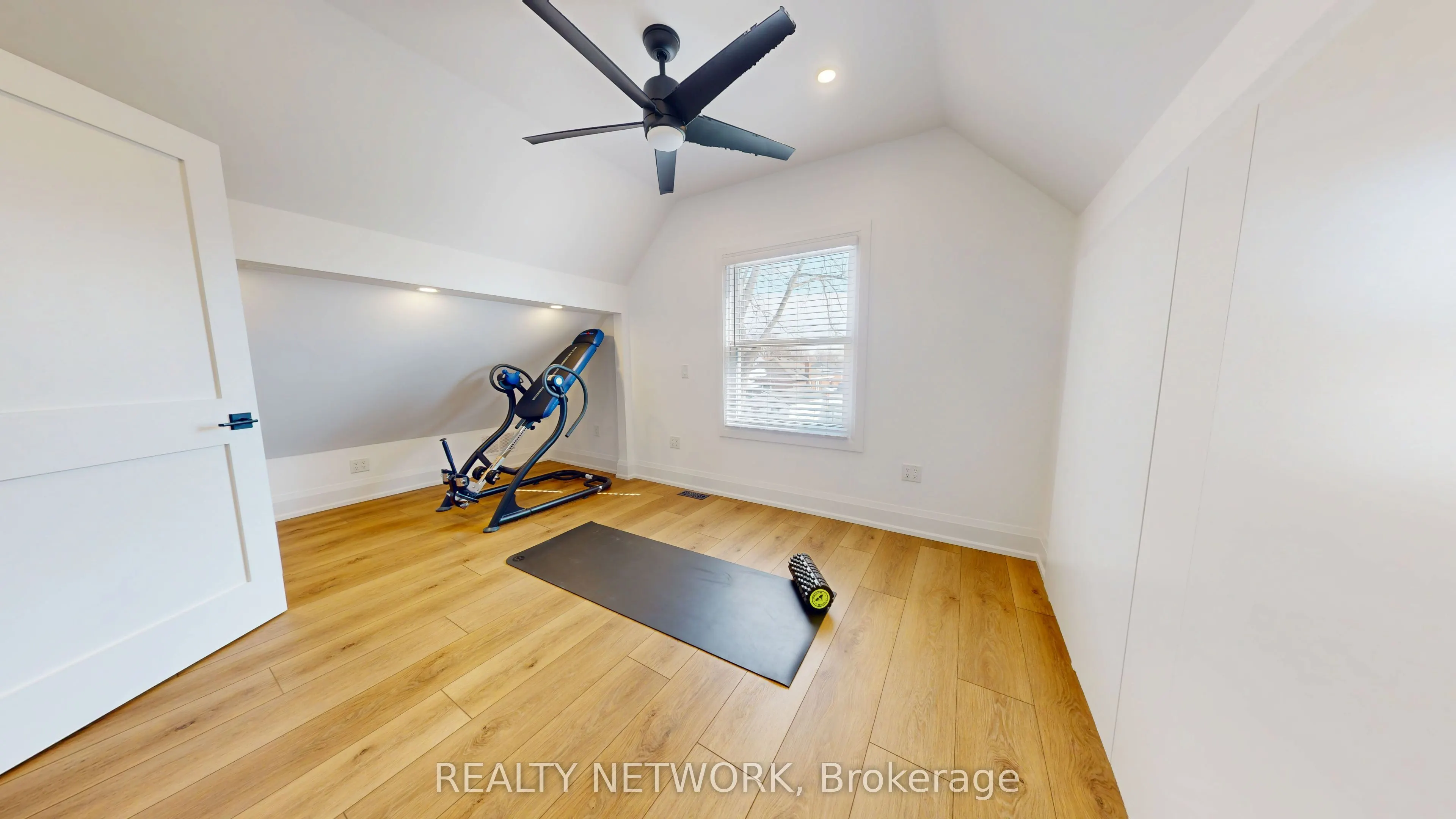 211 East 33rd Street