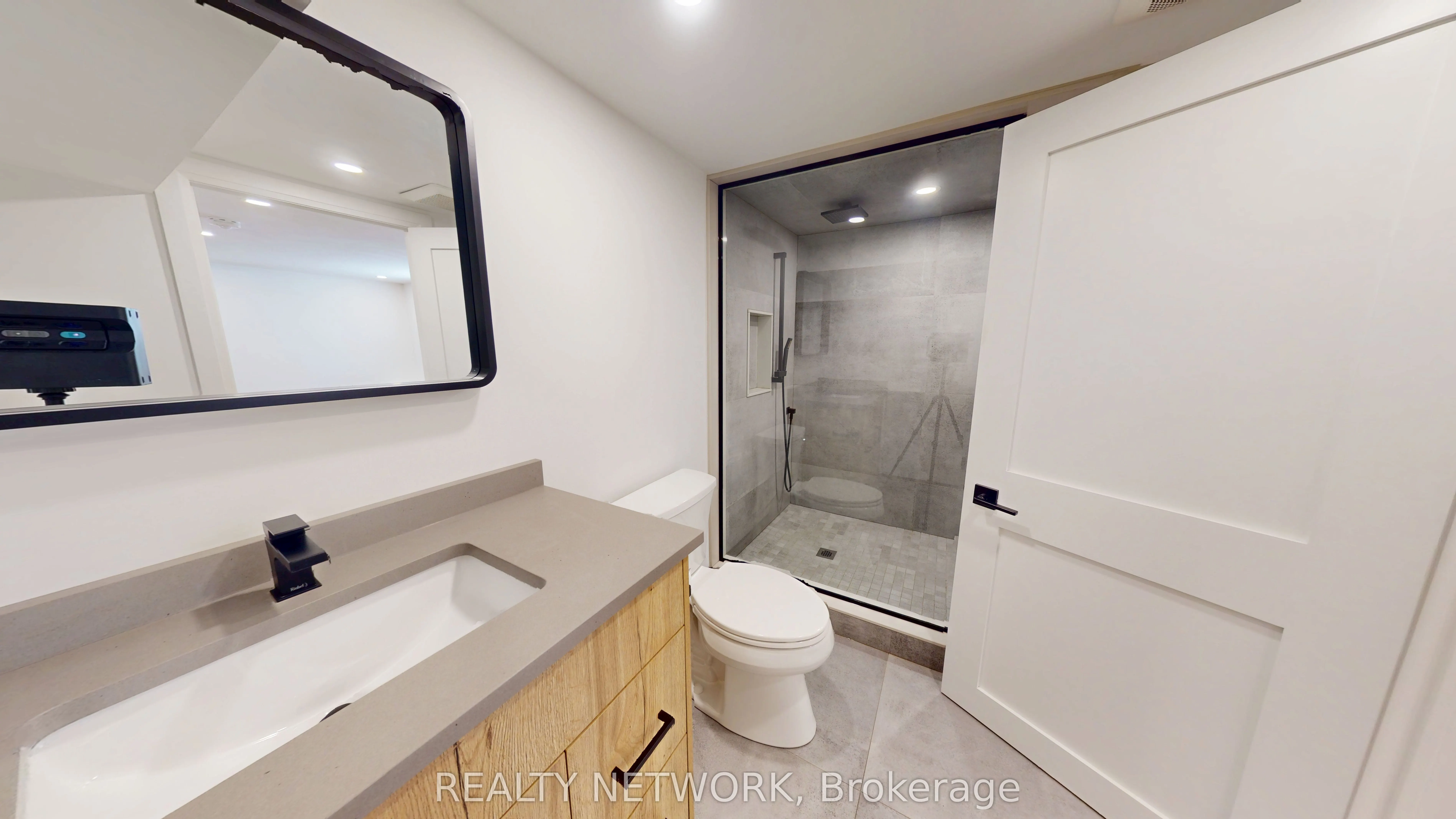 211 East 33rd Street