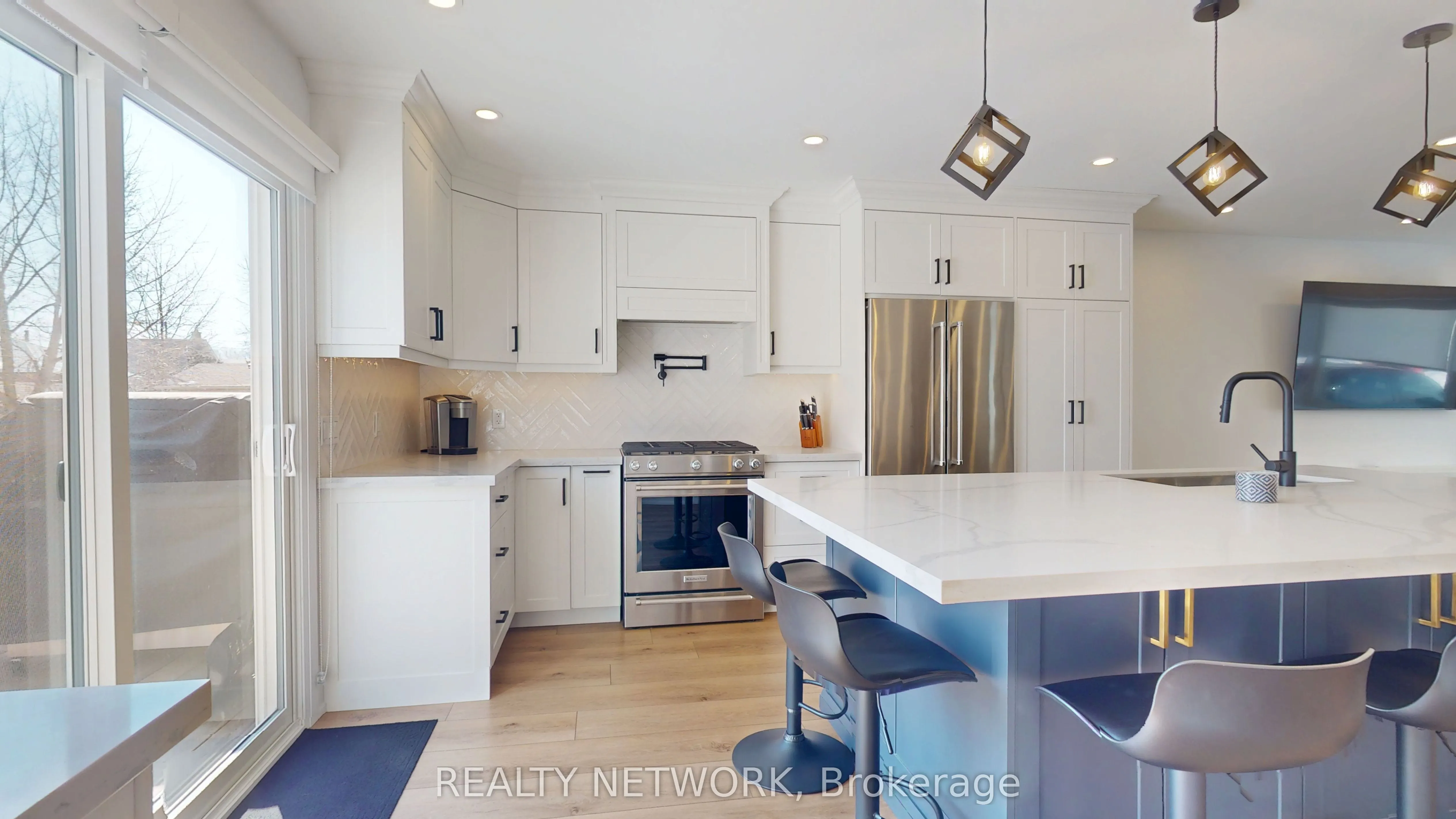 211 East 33rd Street