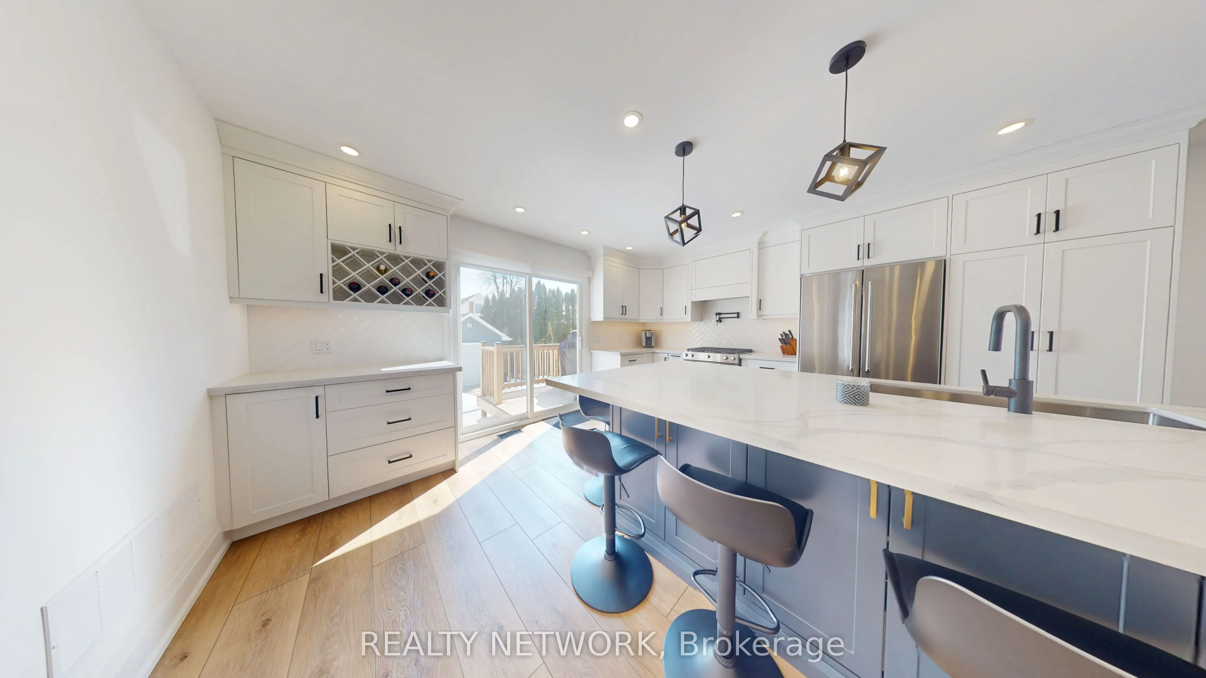 211 East 33rd Street