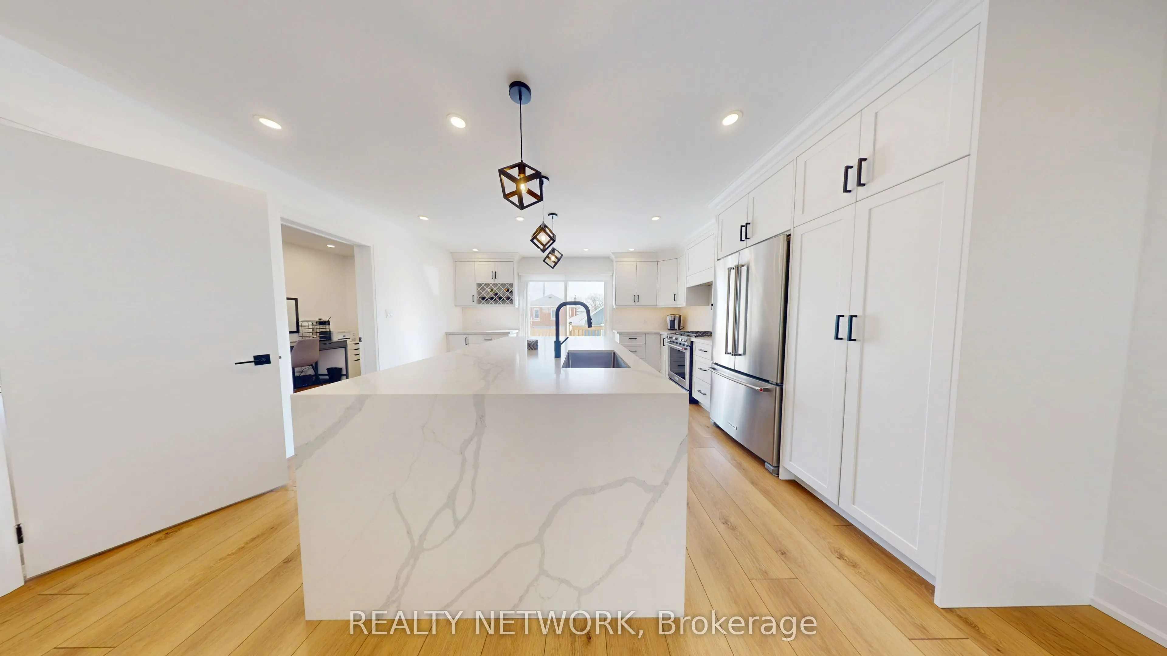 211 East 33rd Street