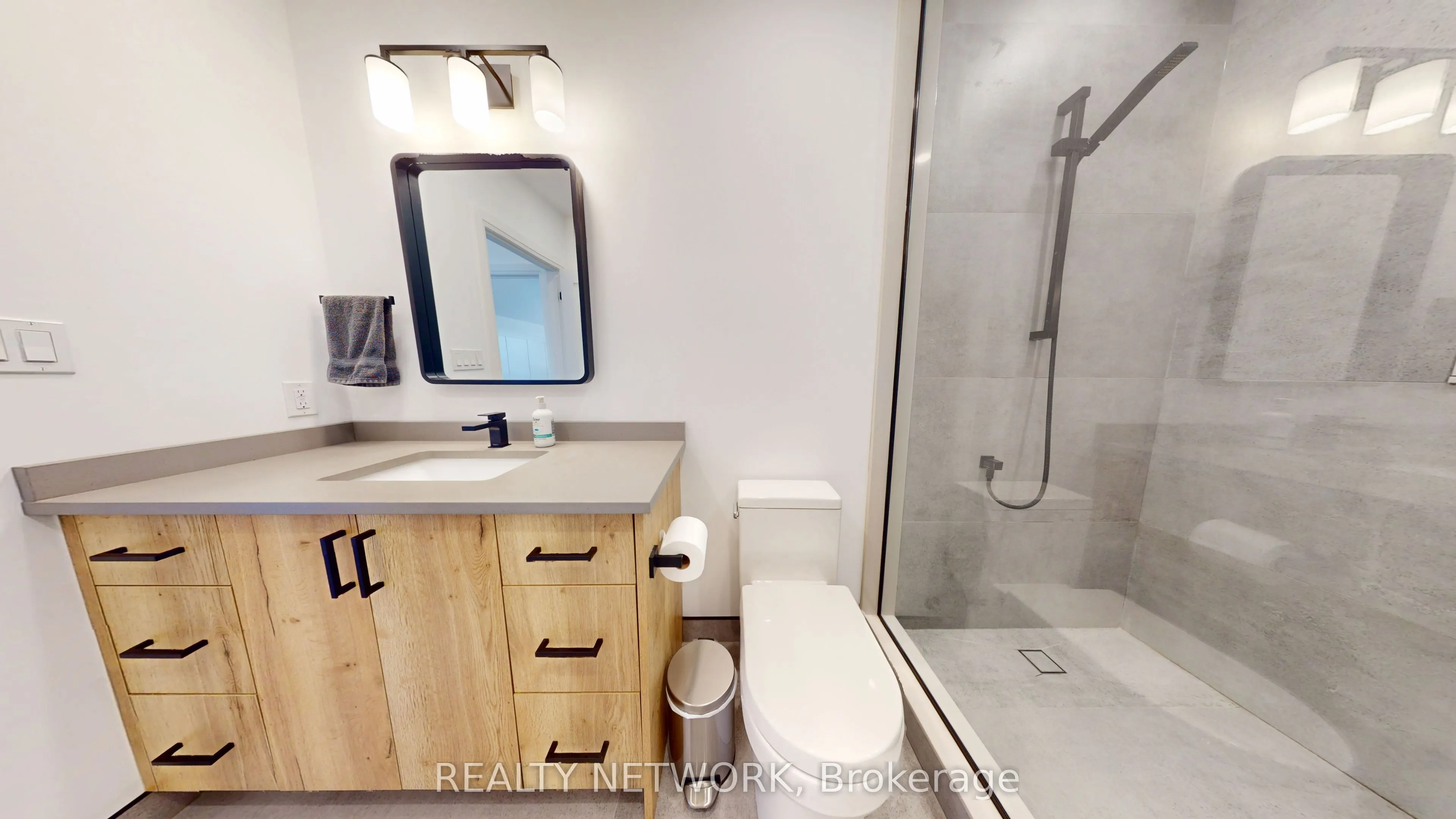 211 East 33rd Street