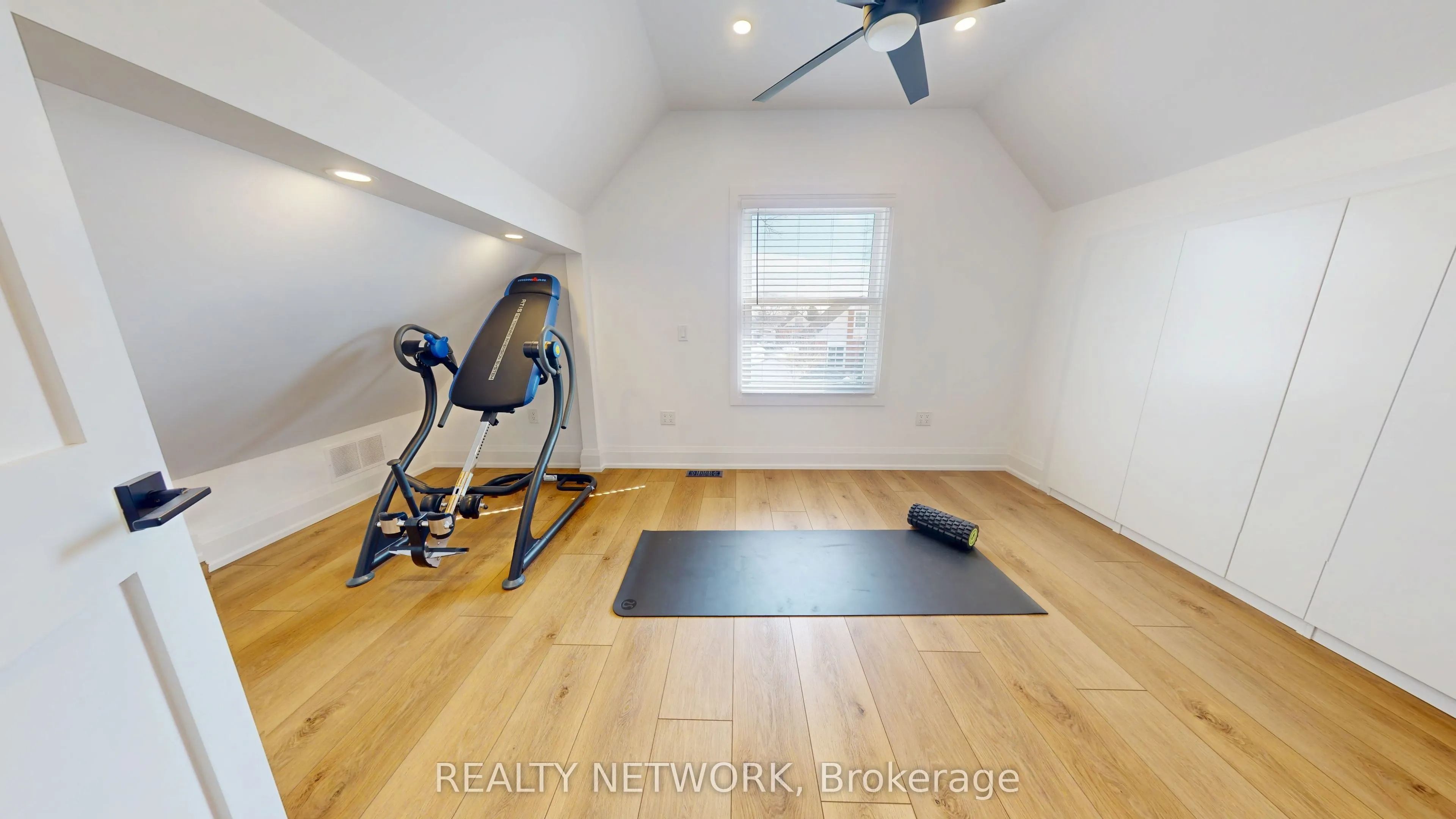 211 East 33rd Street