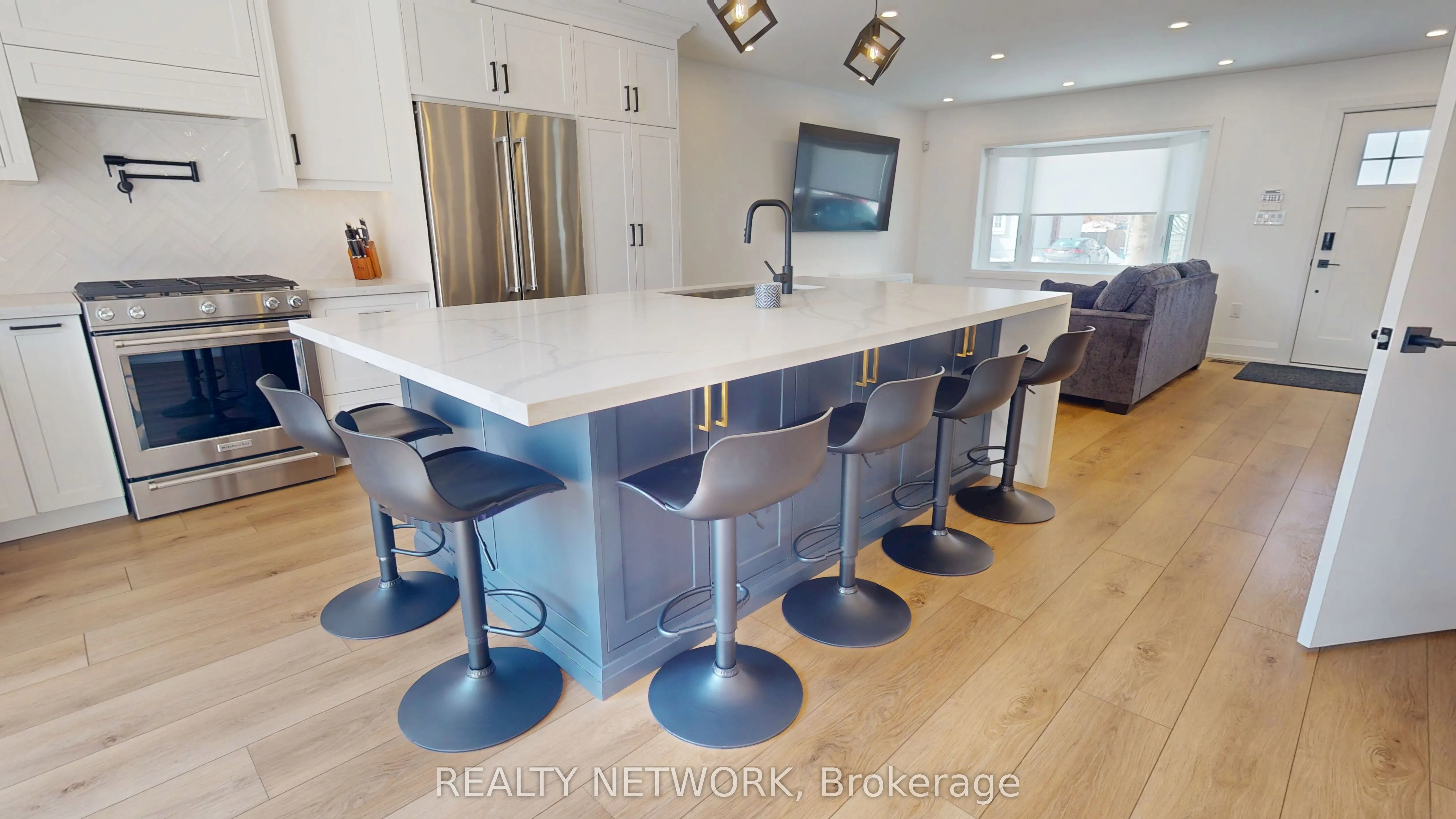 211 East 33rd Street