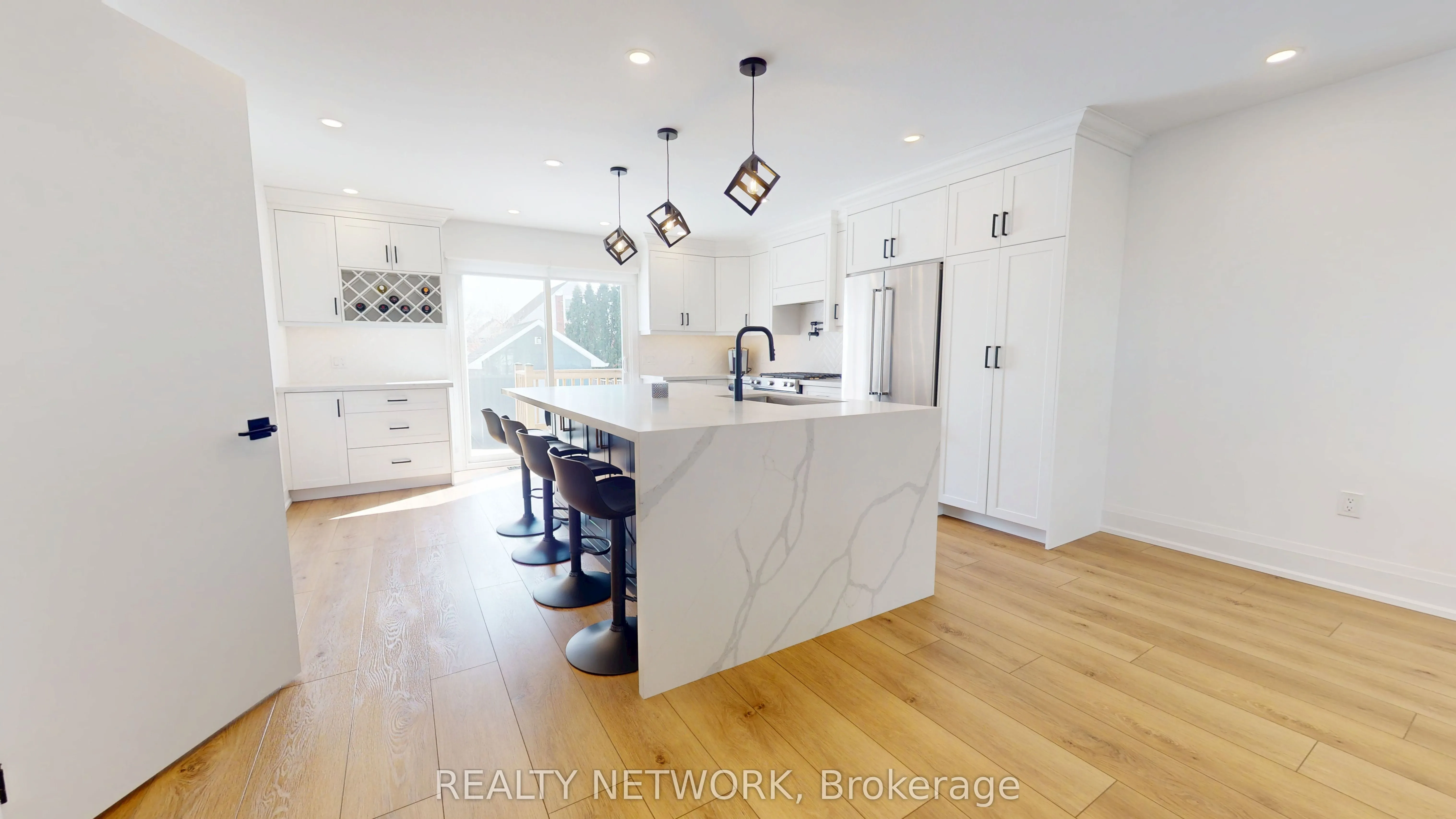 211 East 33rd Street