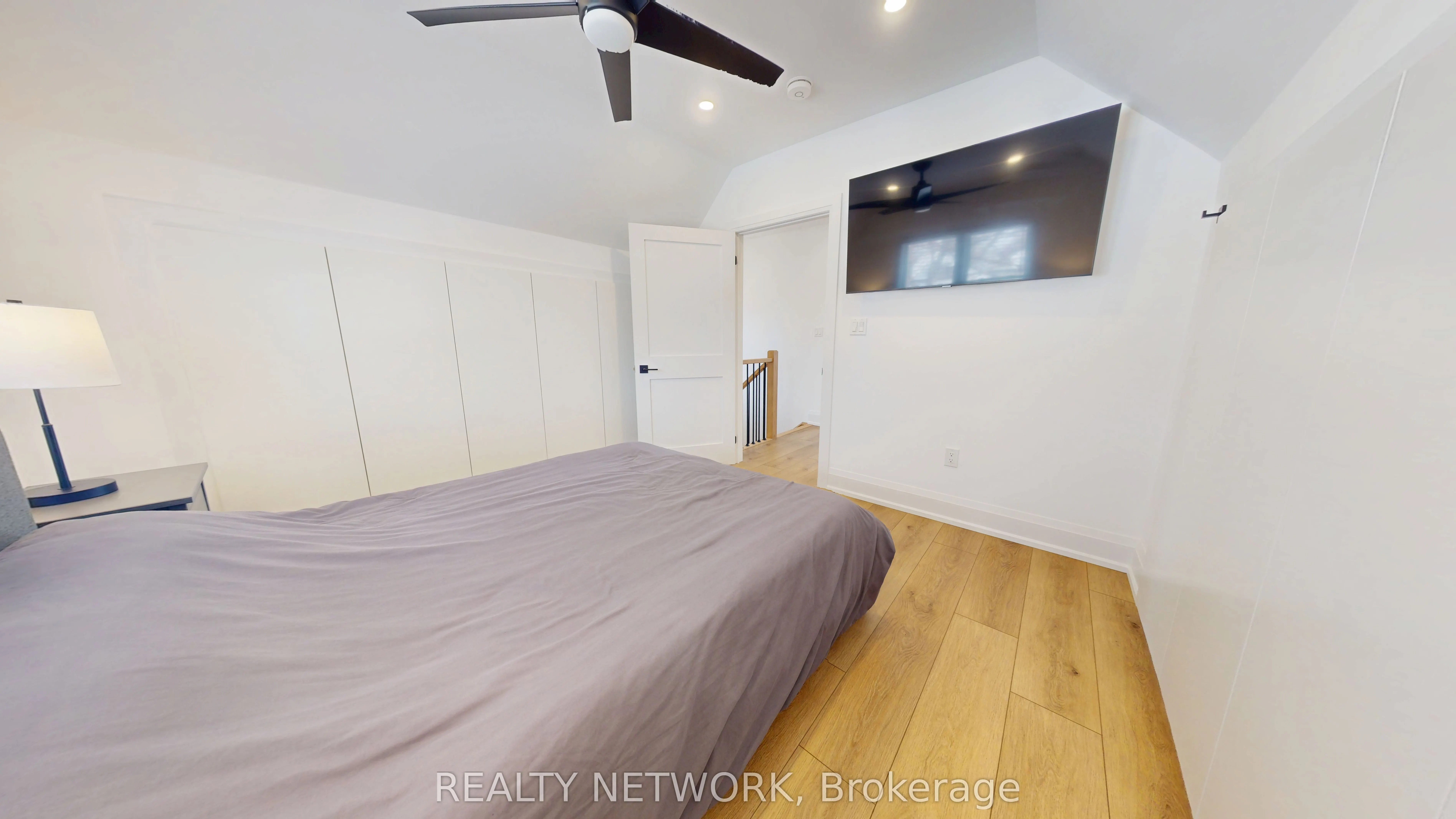 211 East 33rd Street
