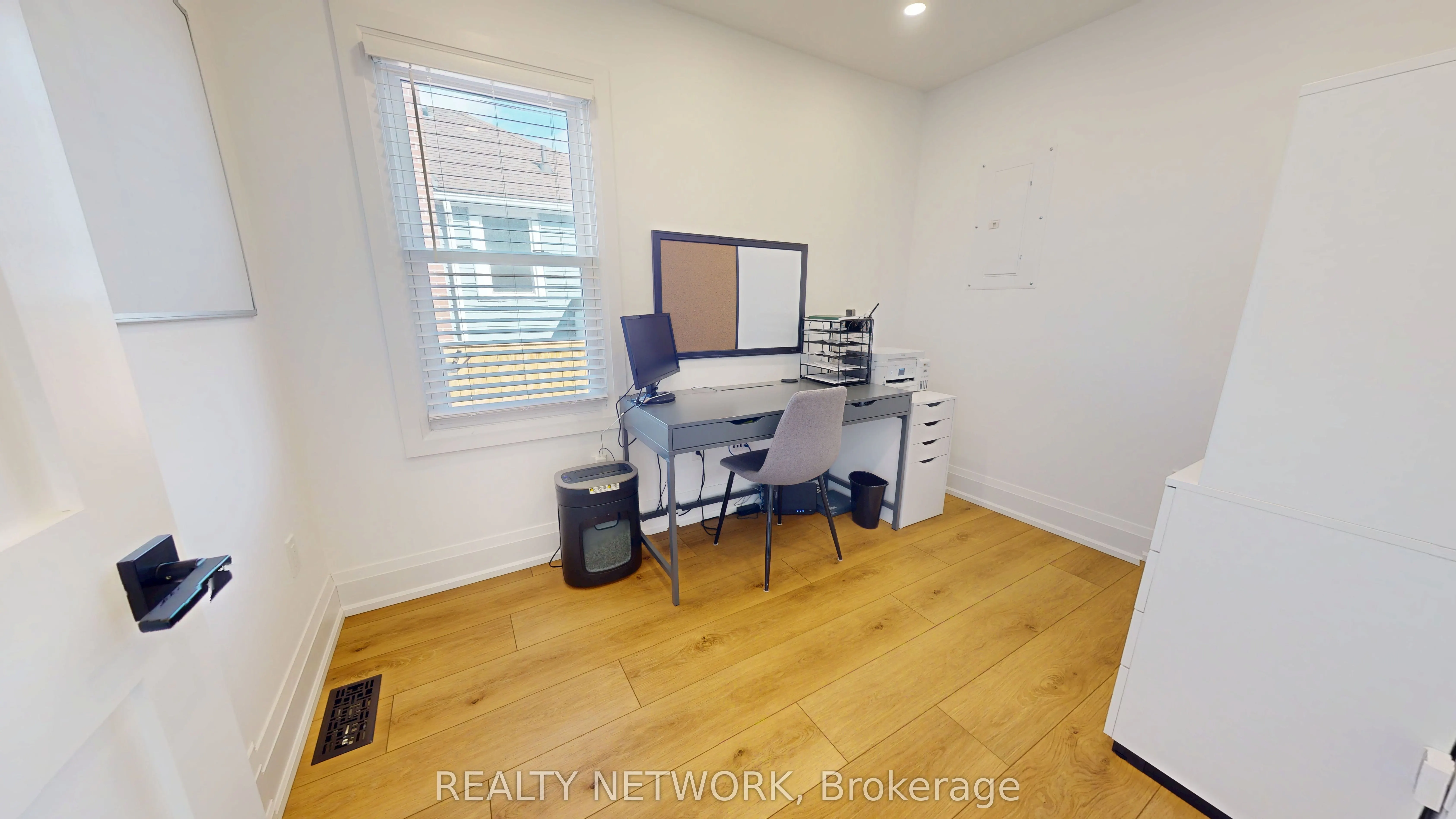 211 East 33rd Street
