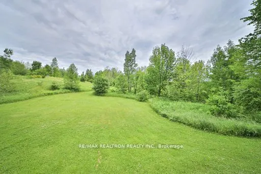 587191 10 Side Road