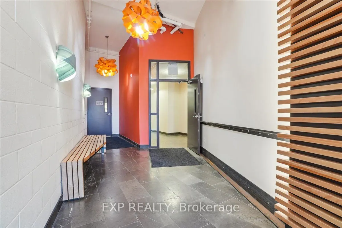 121 King Street E, #105