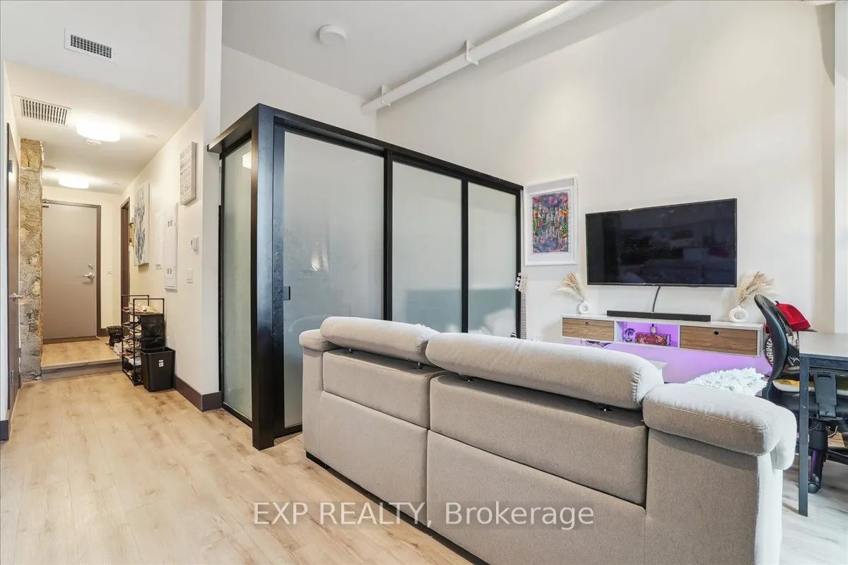 121 King Street E, #105