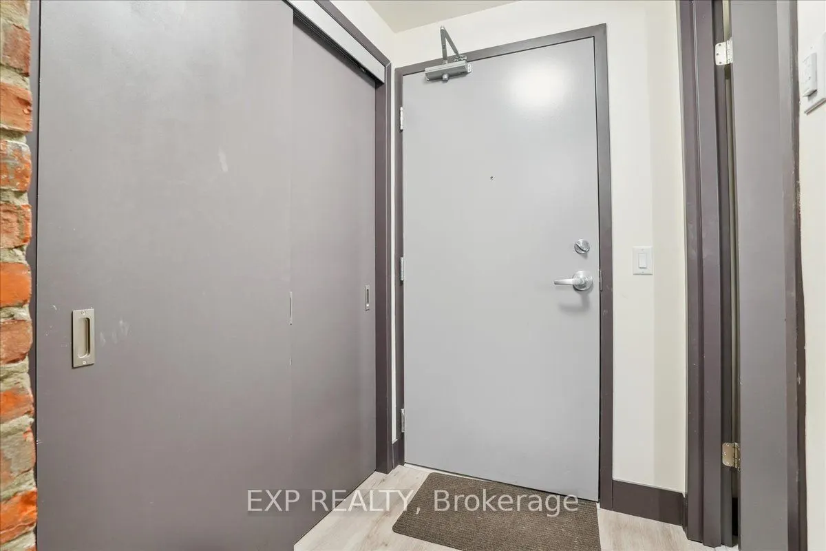 121 King Street E, #105