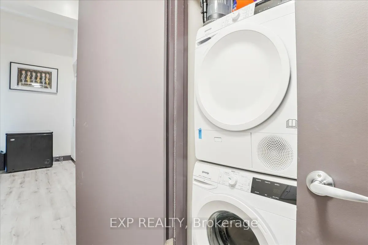 121 King Street E, #105