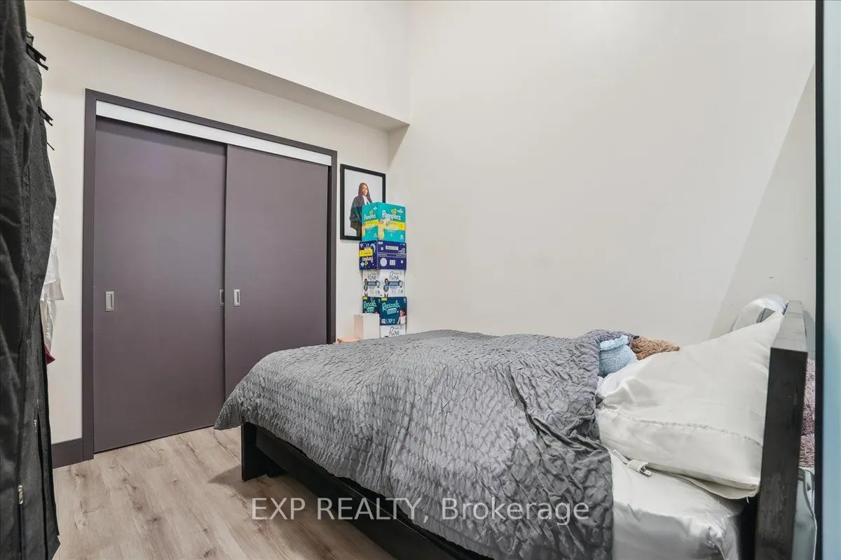 121 King Street E, #105