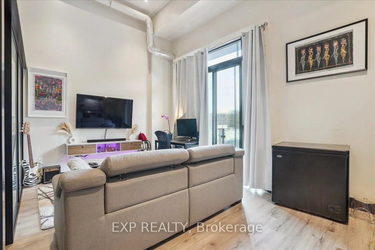 121 King Street E, #105