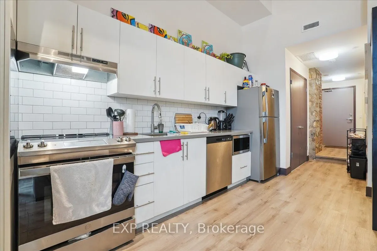 121 King Street E, #105