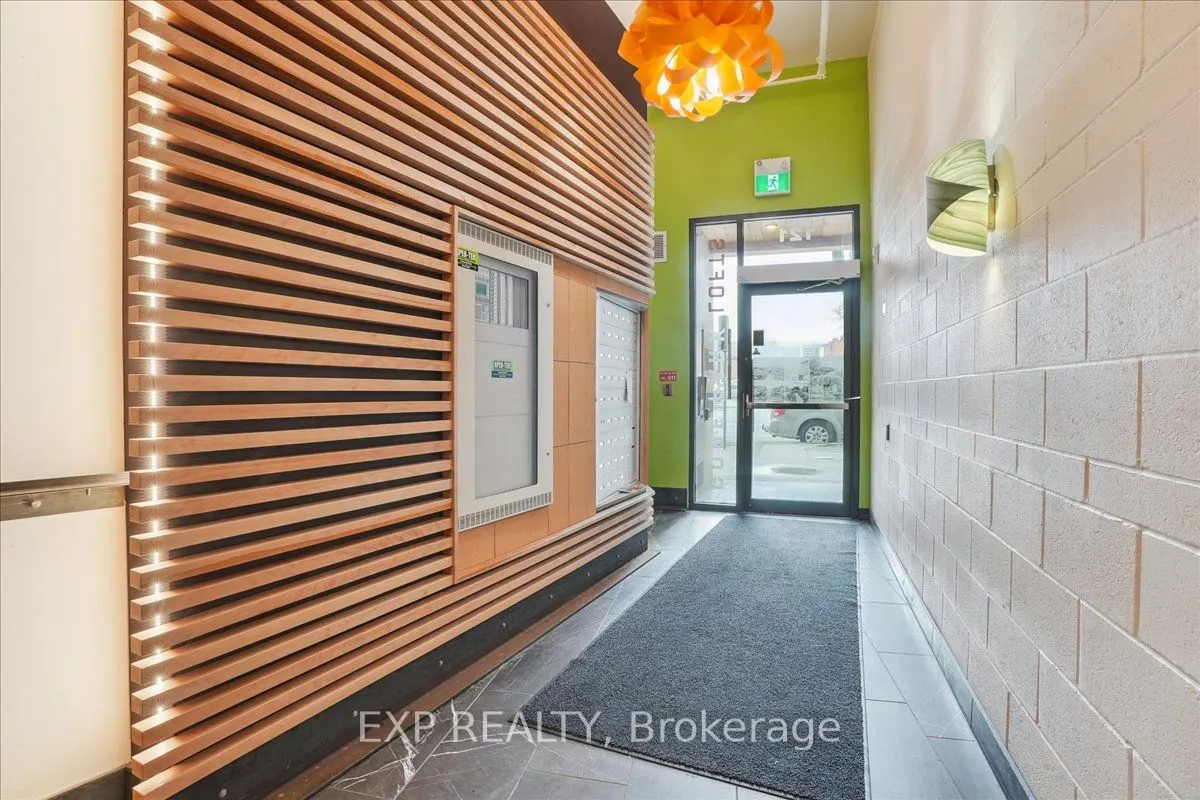 121 King Street E, #105