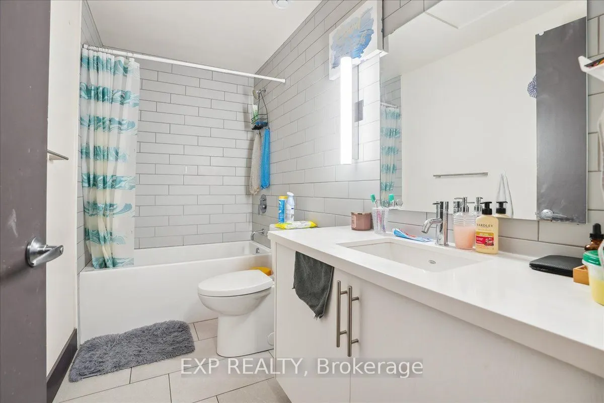121 King Street E, #105