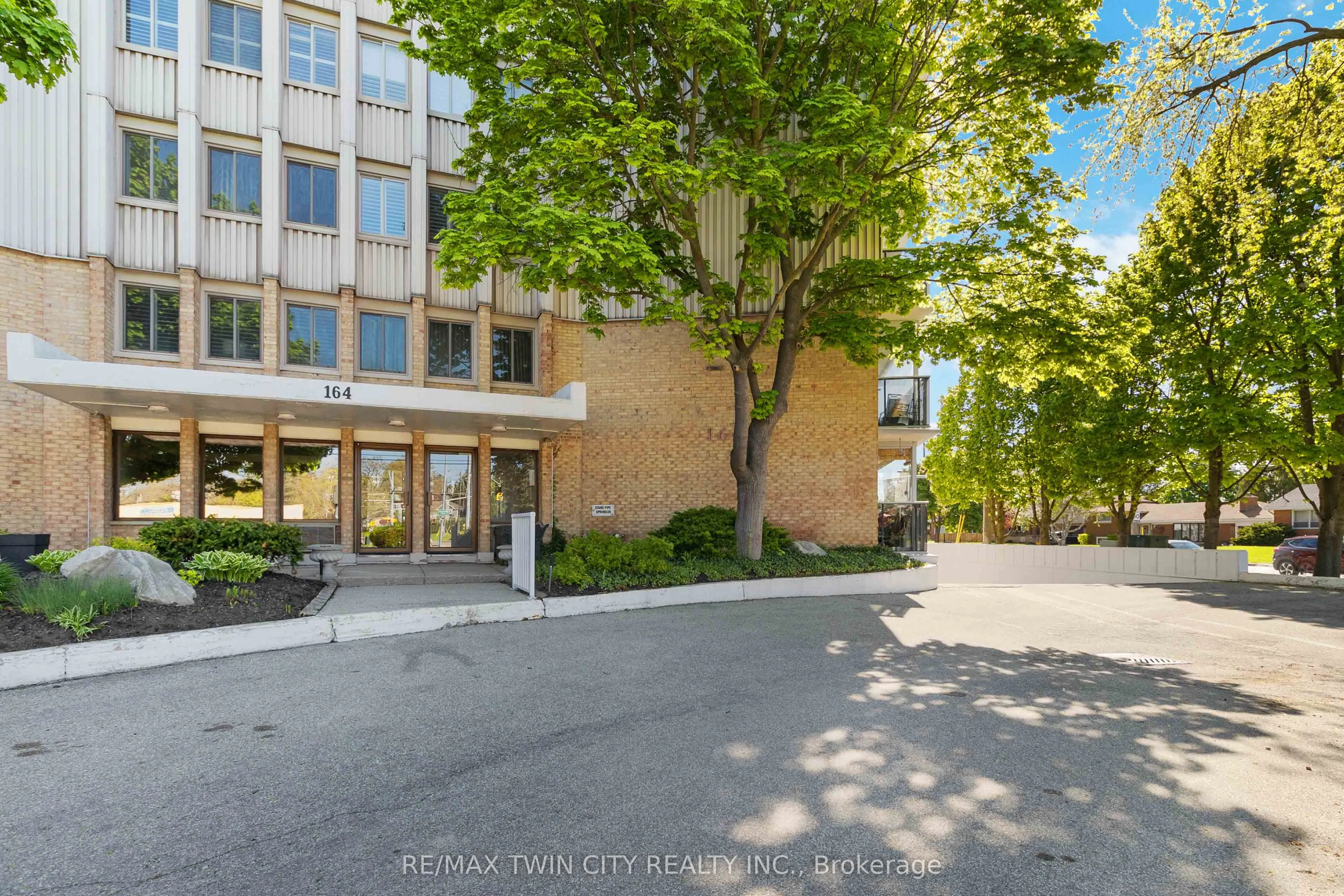 164 Paris Road, #602