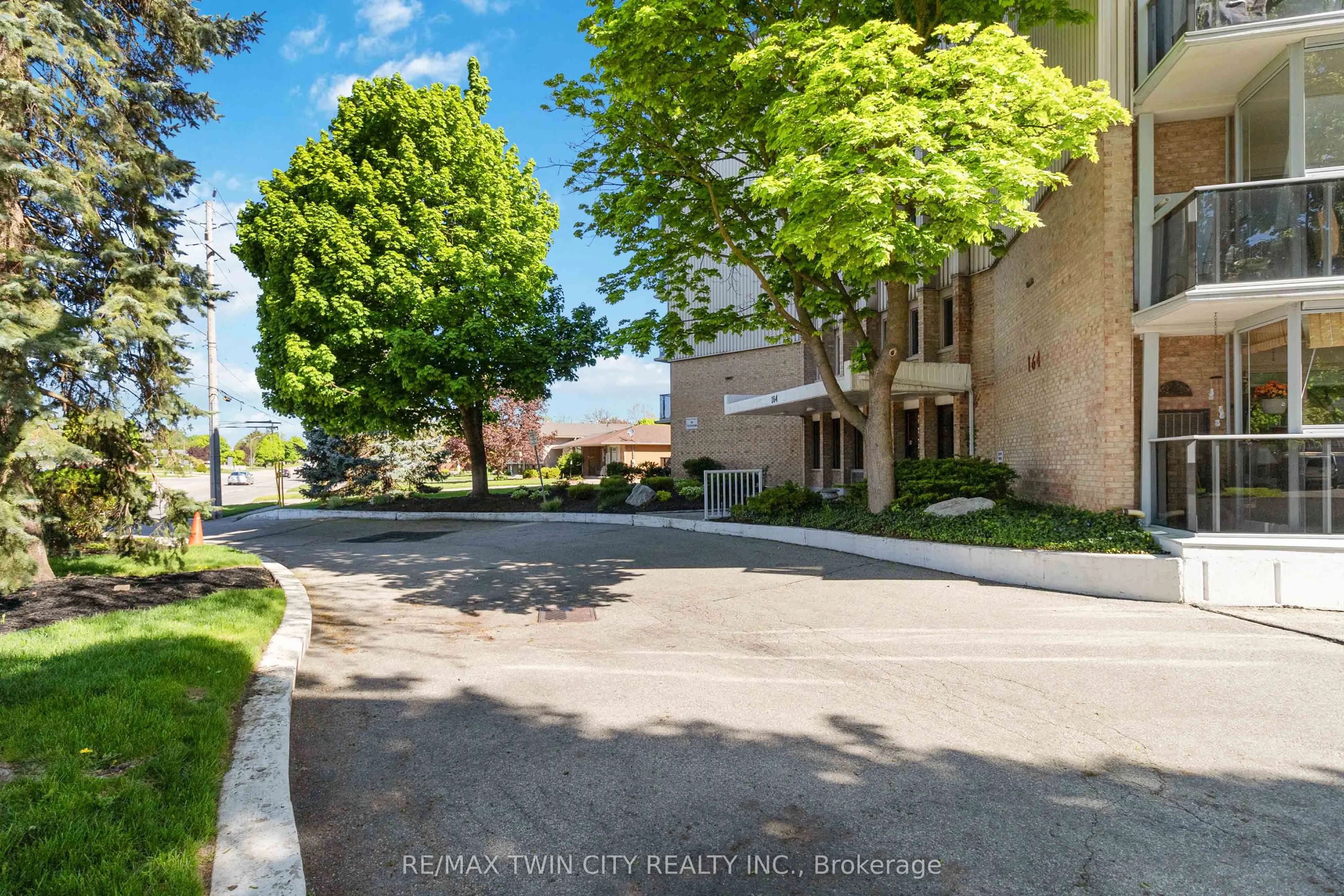 164 Paris Road, #602