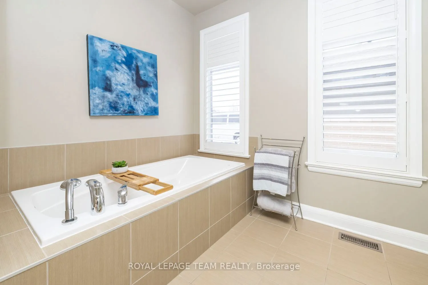 213 CABRELLE Place