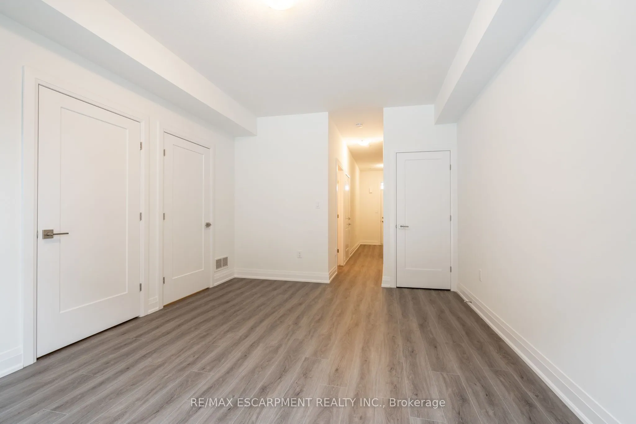 16 CLEAR VALLEY Lane