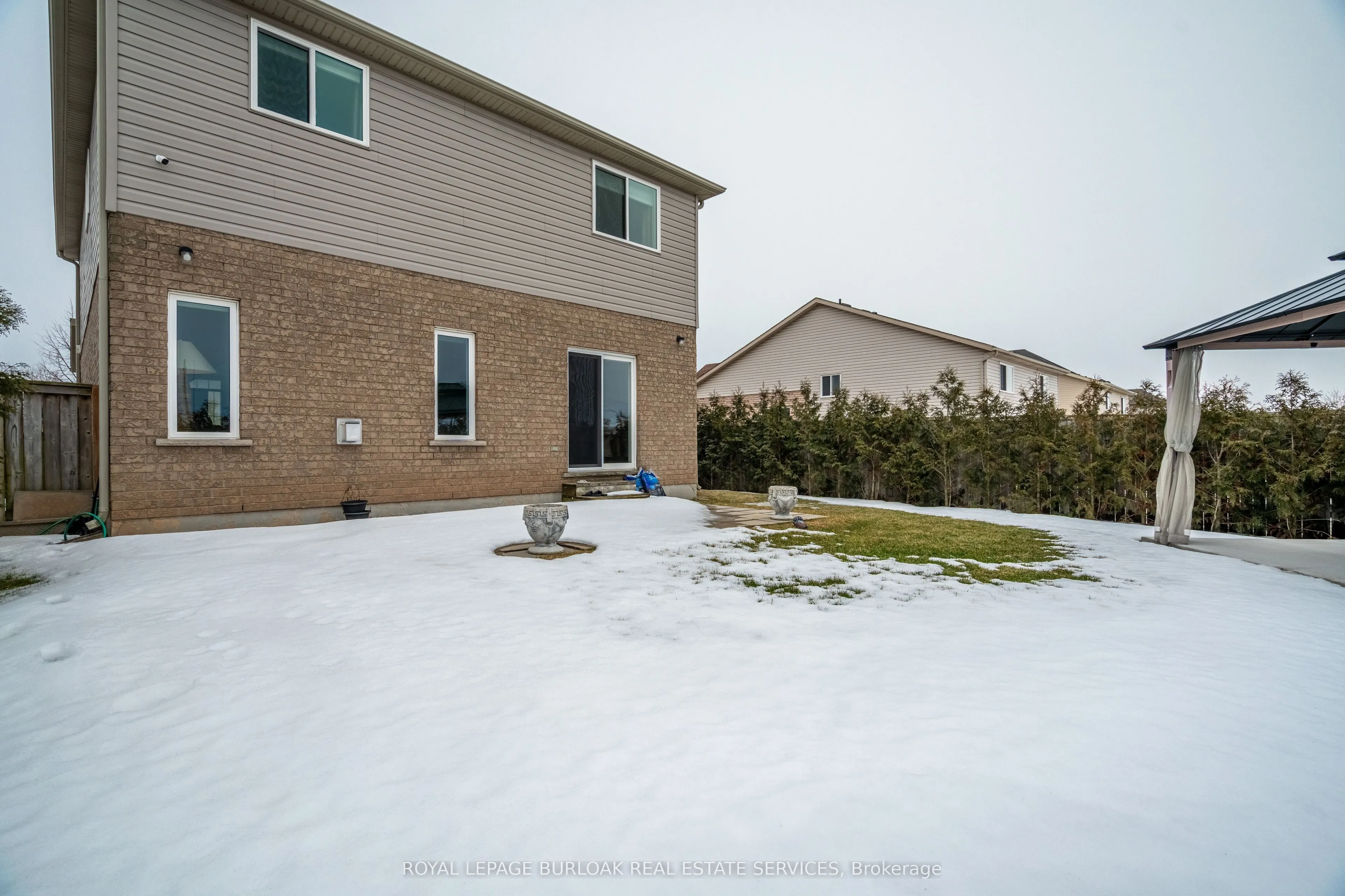 8383 Heikoop Crescent