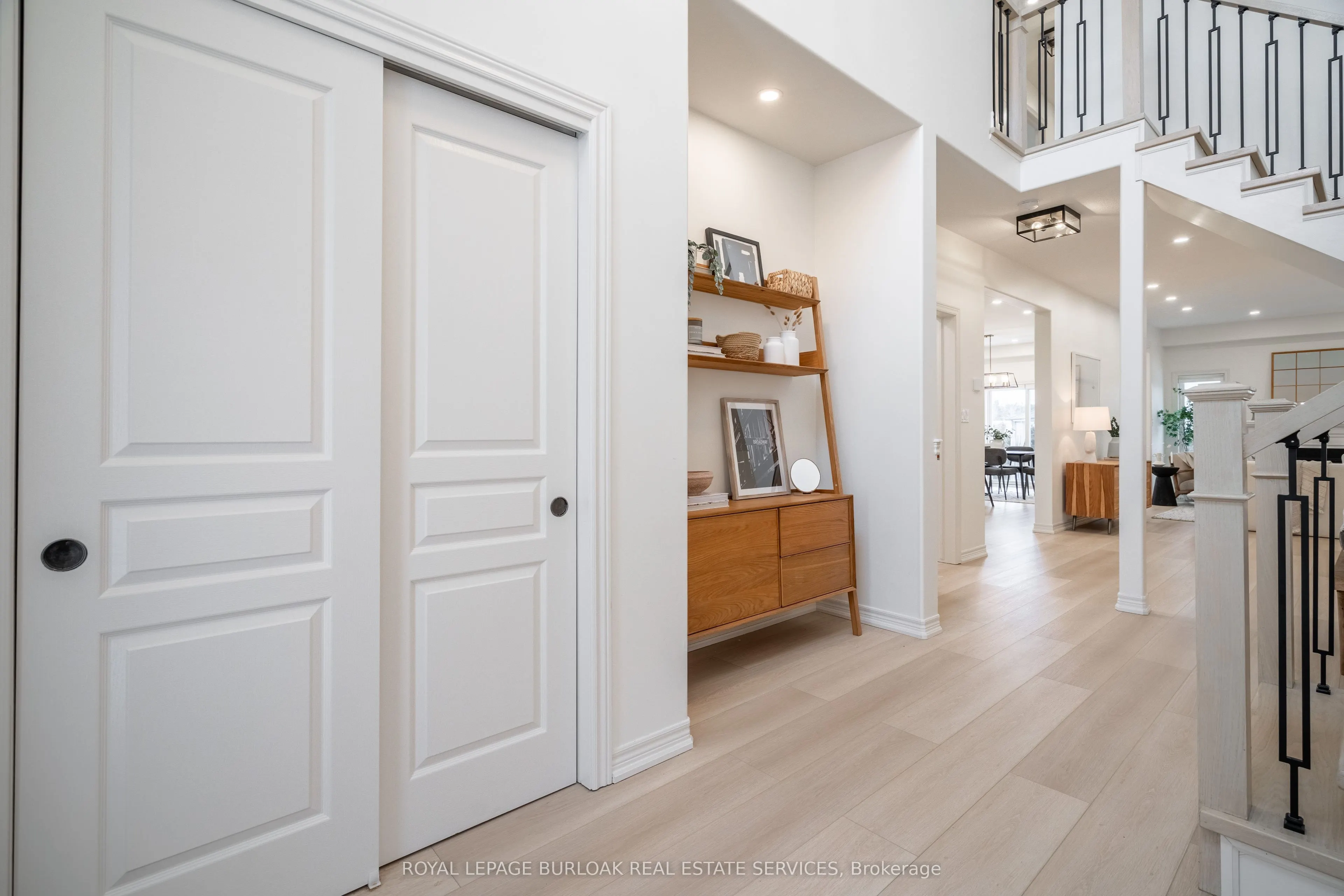 8383 Heikoop Crescent