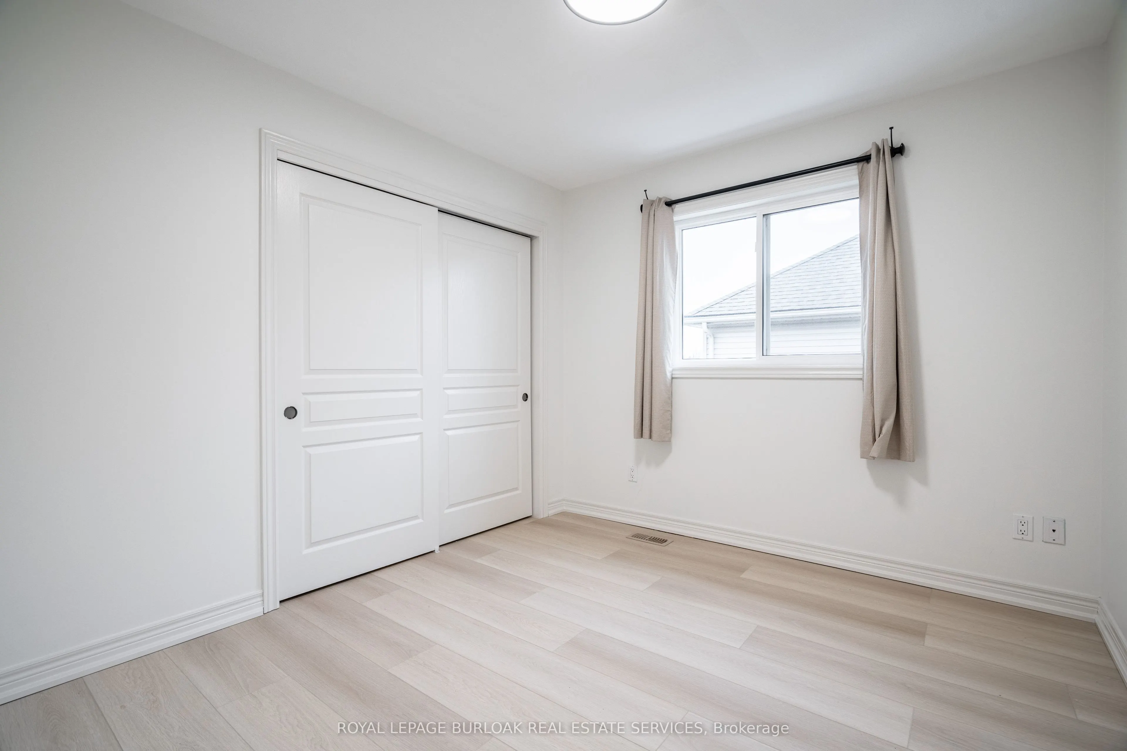 8383 Heikoop Crescent