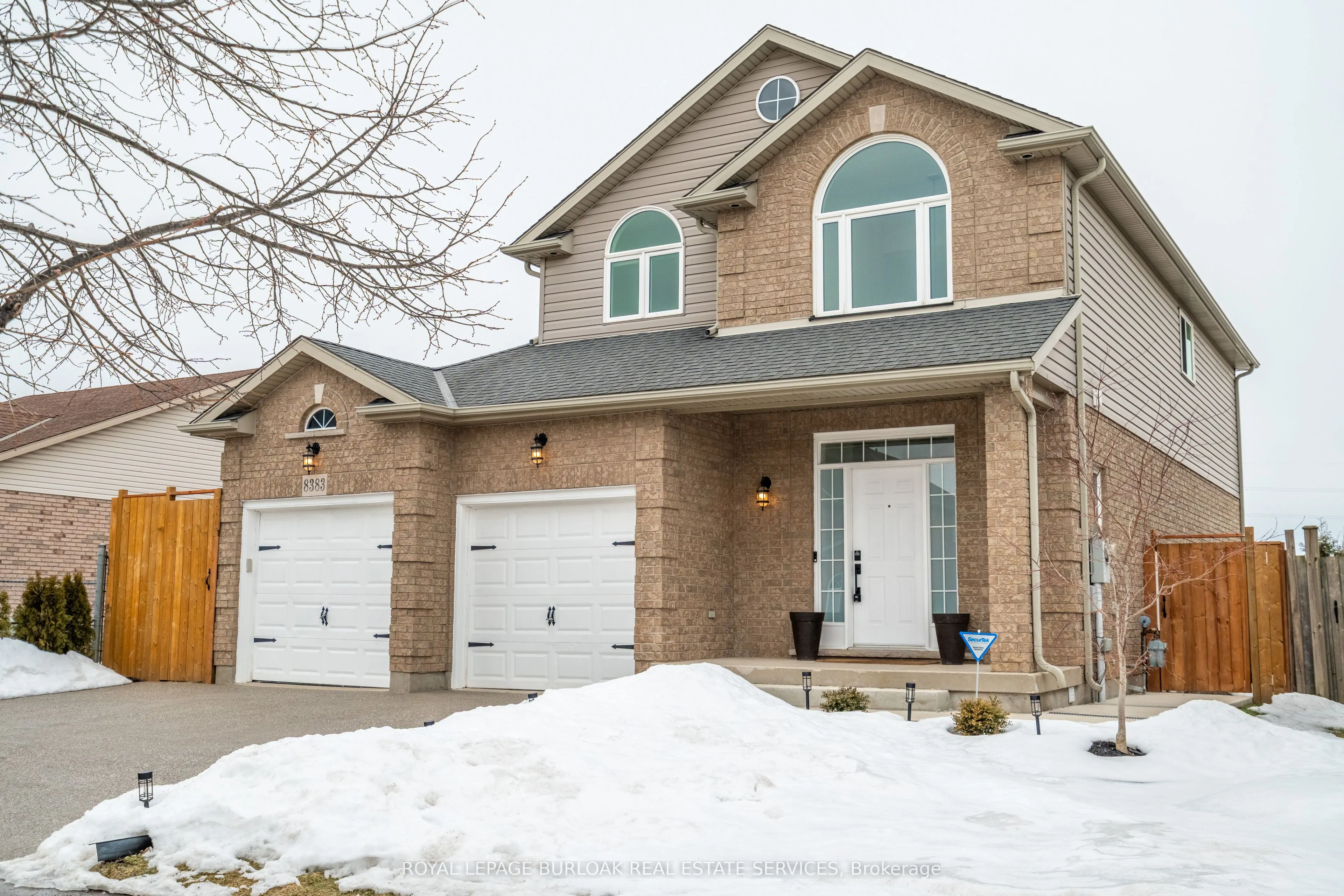 8383 Heikoop Crescent