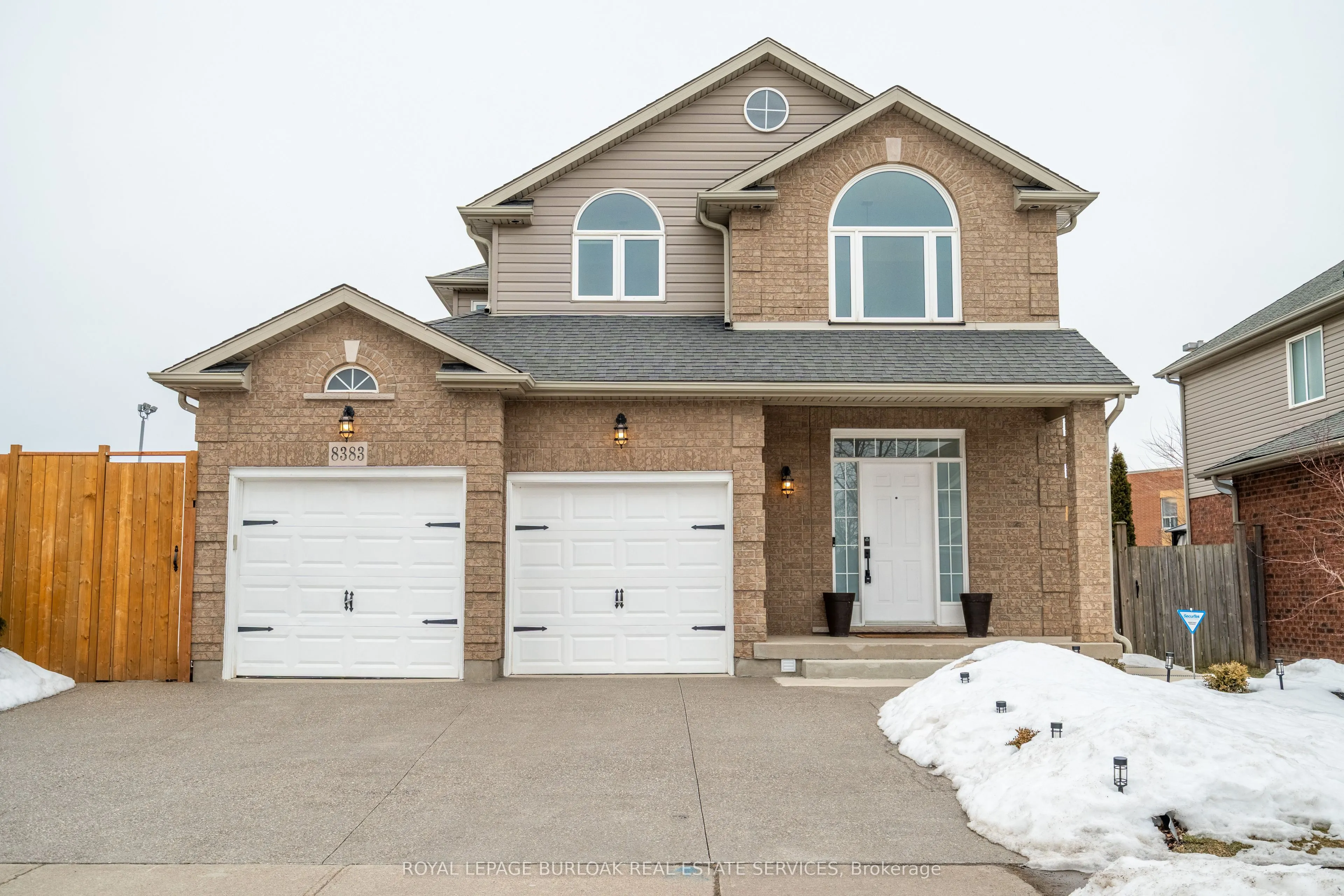 8383 Heikoop Crescent