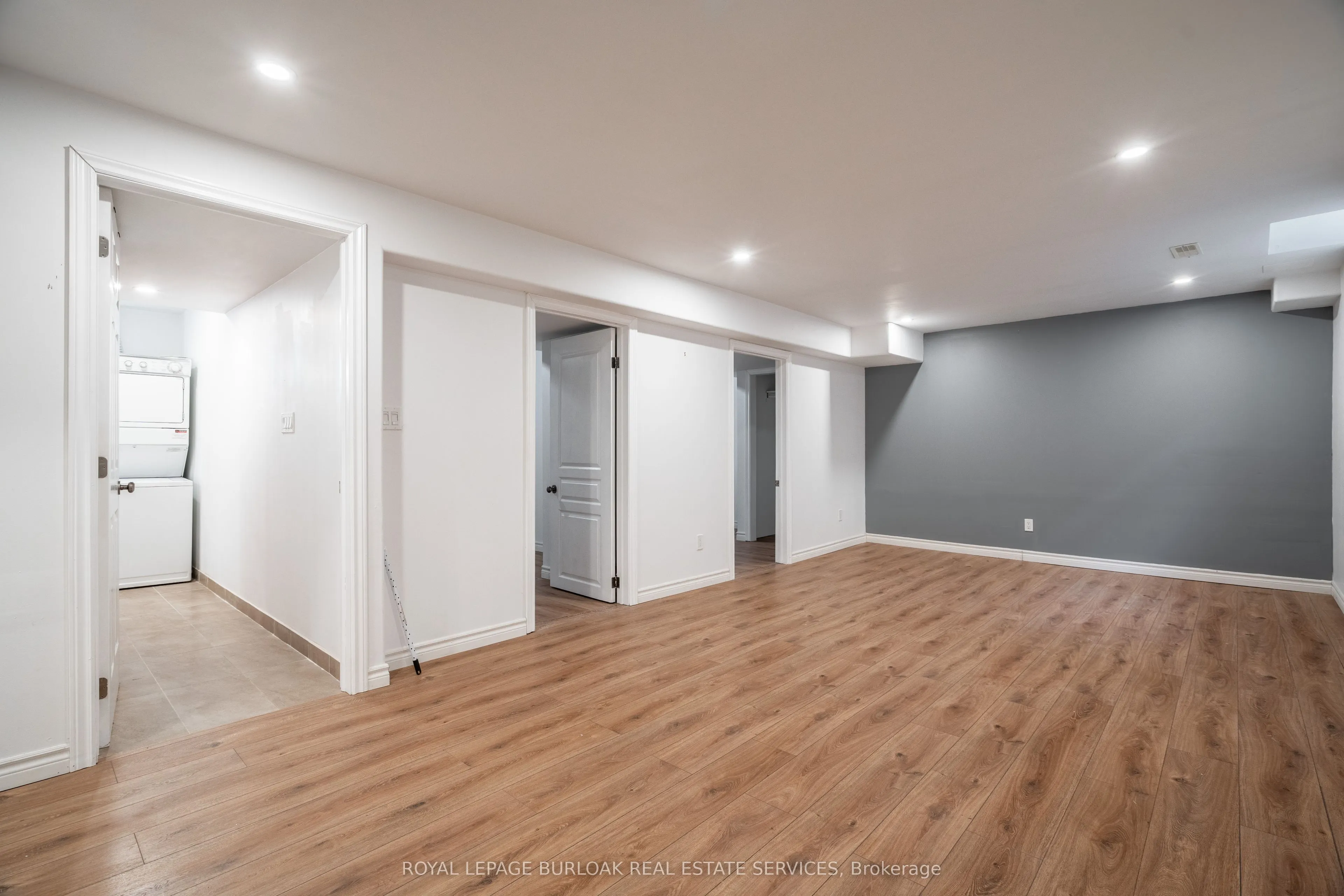 8383 Heikoop Crescent