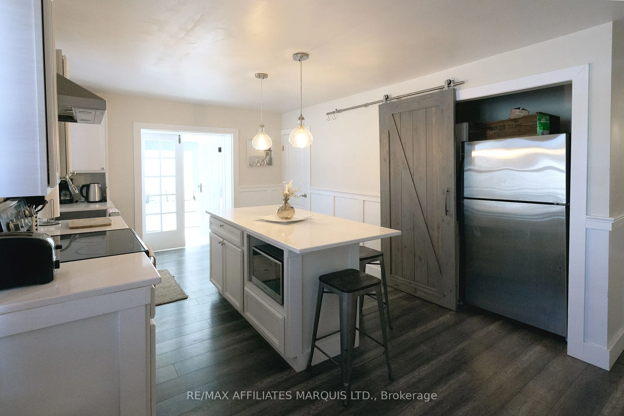 16 Lakeshore Drive
