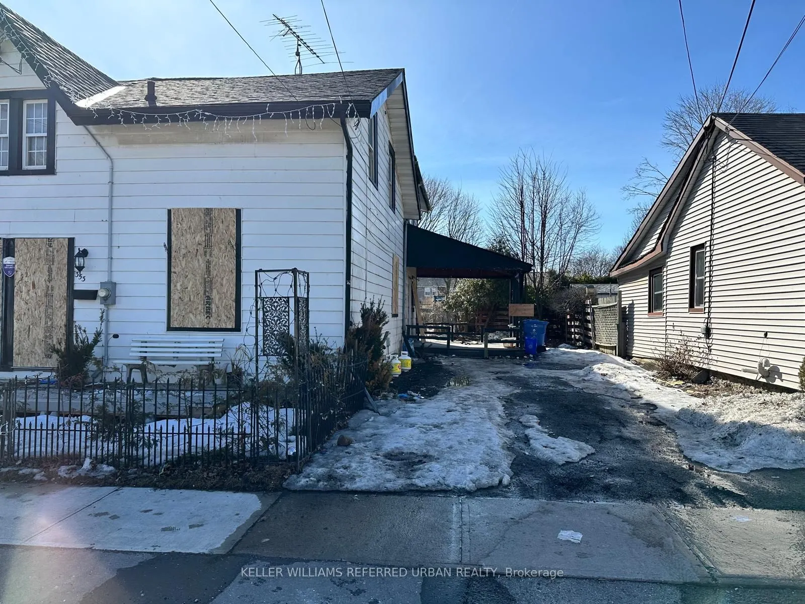 353 John Street