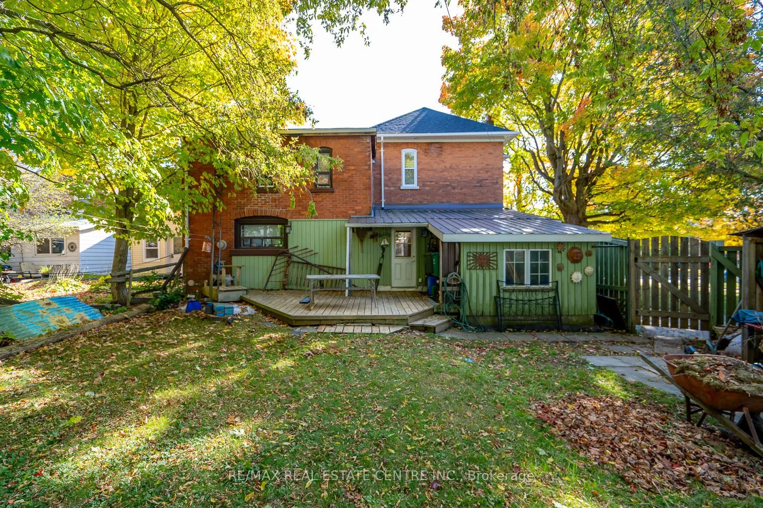 154 Main Street W