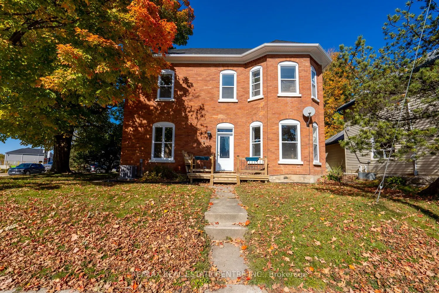 154 Main Street W