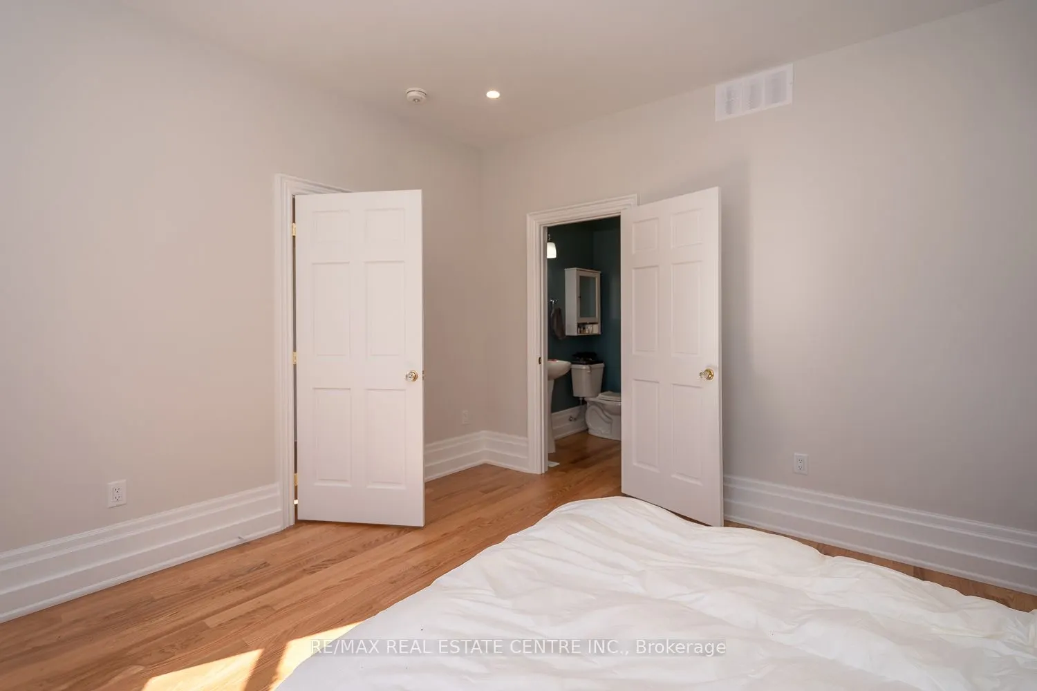 154 Main Street W