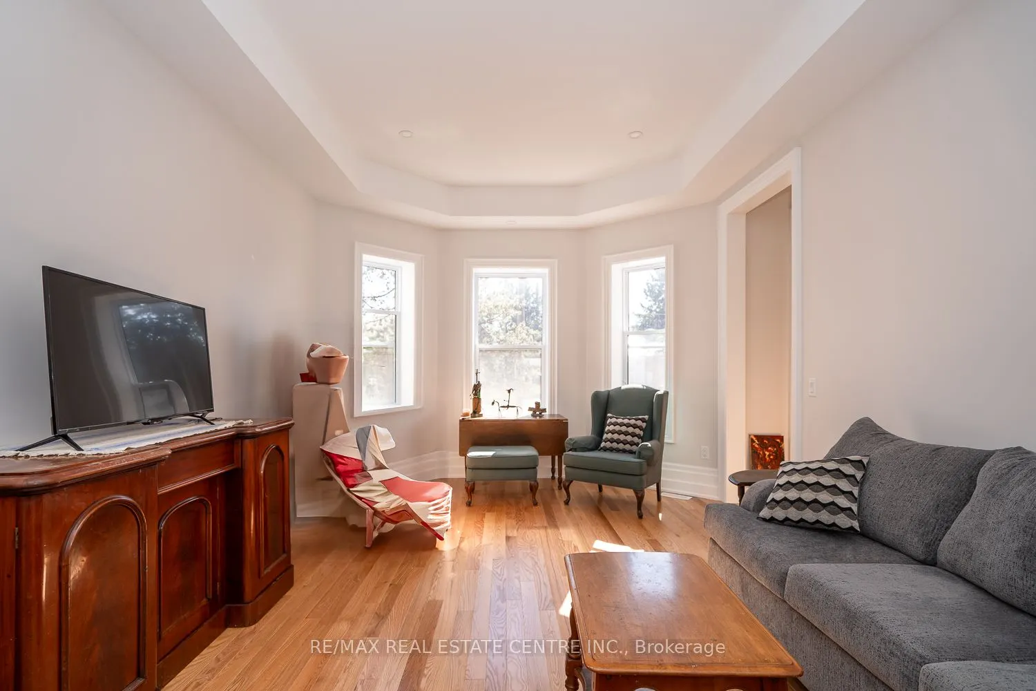 154 Main Street W