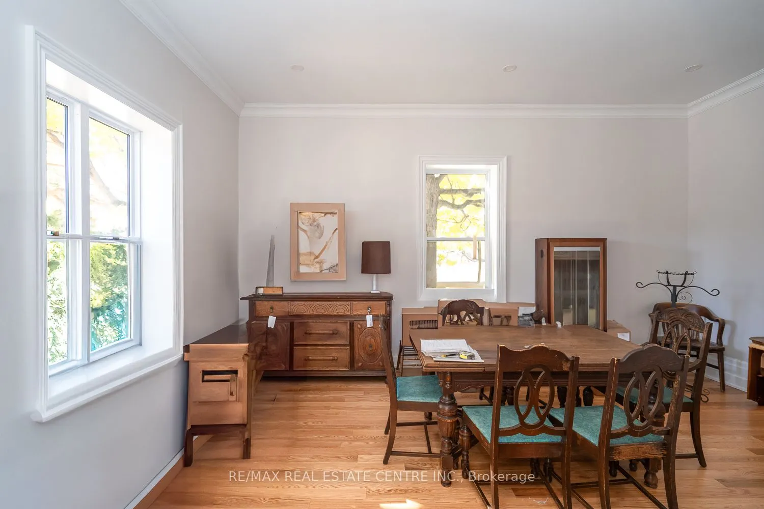 154 Main Street W