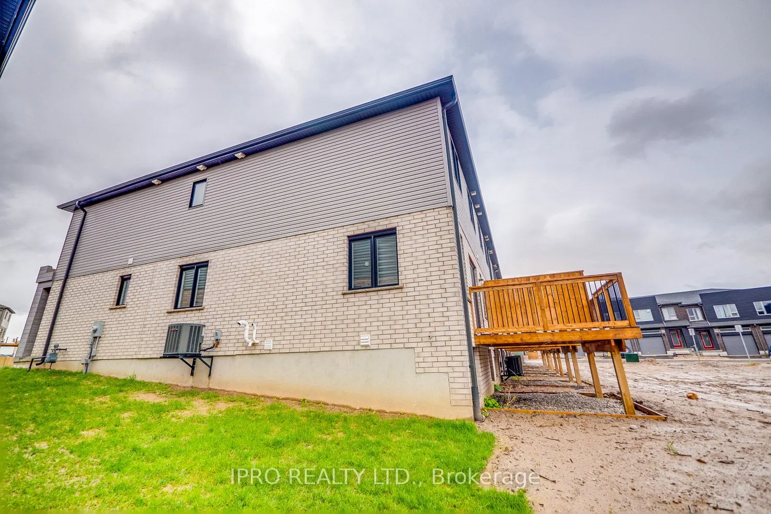 11 Shedrow Place