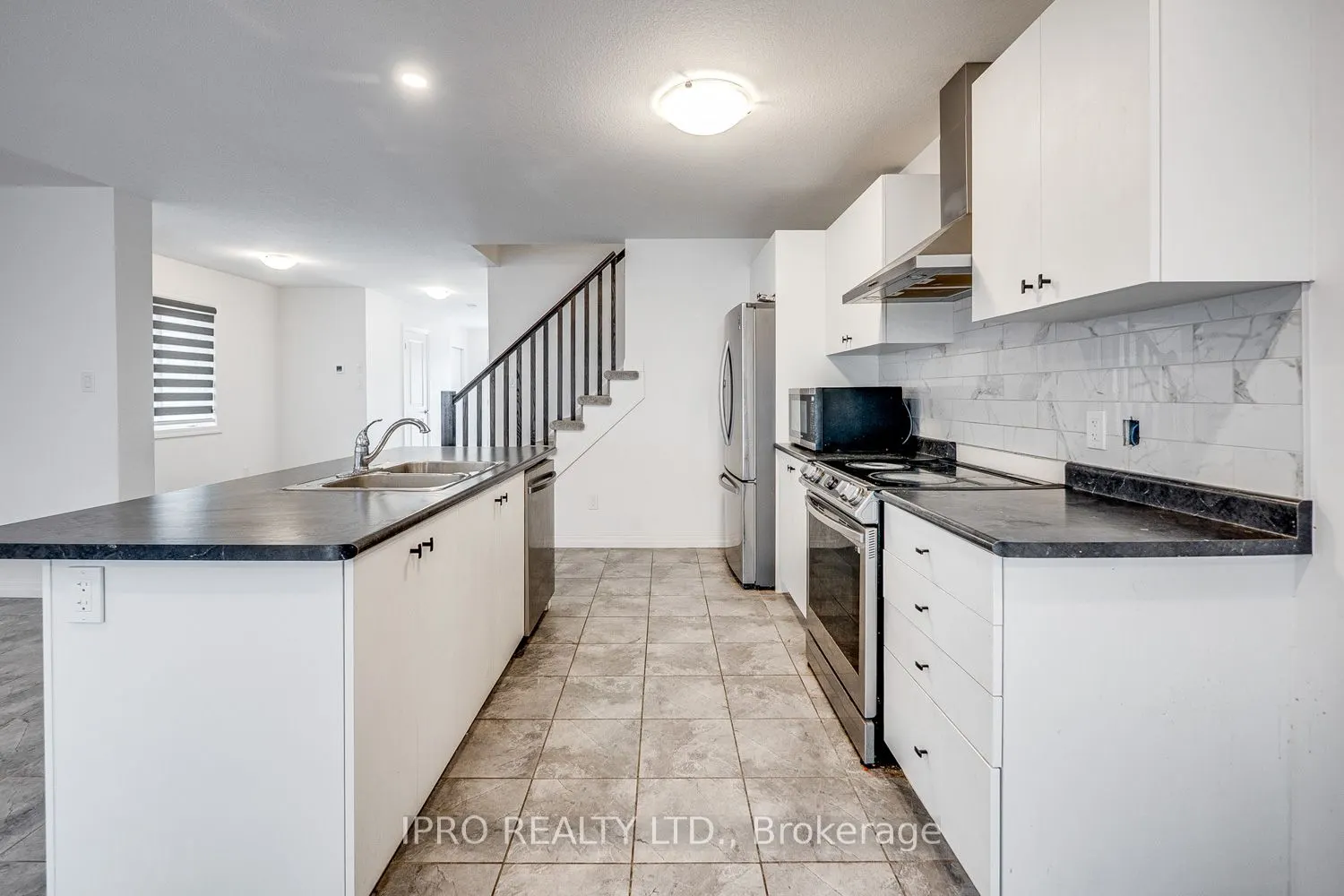 11 Shedrow Place