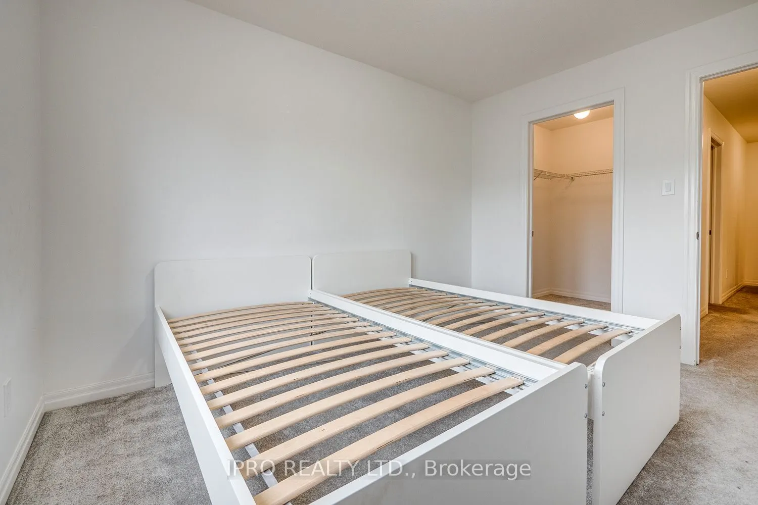 11 Shedrow Place