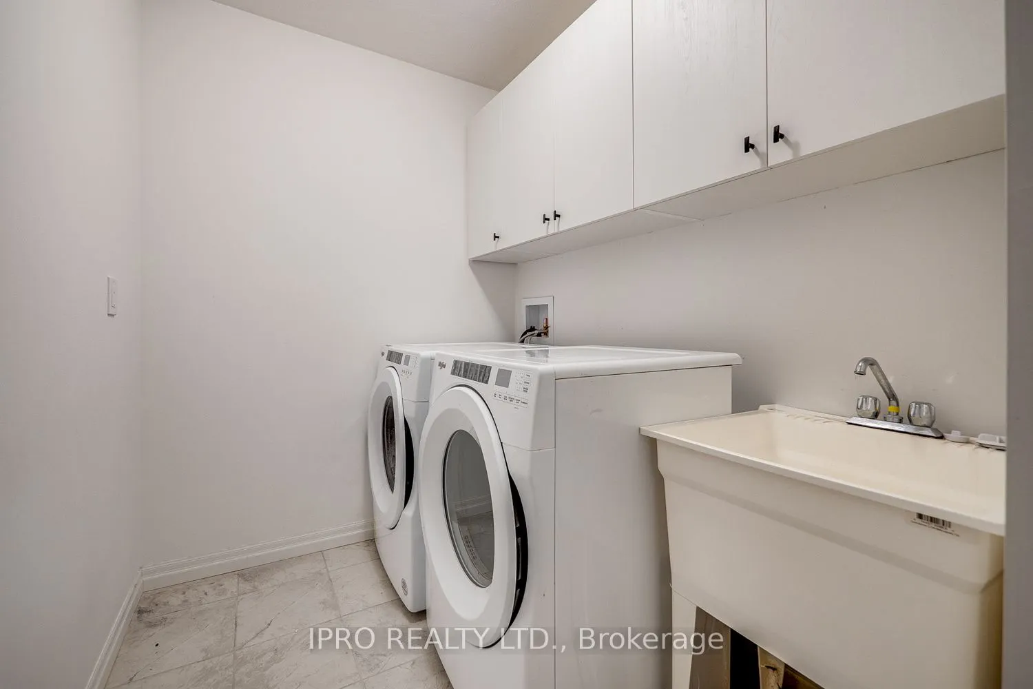 11 Shedrow Place